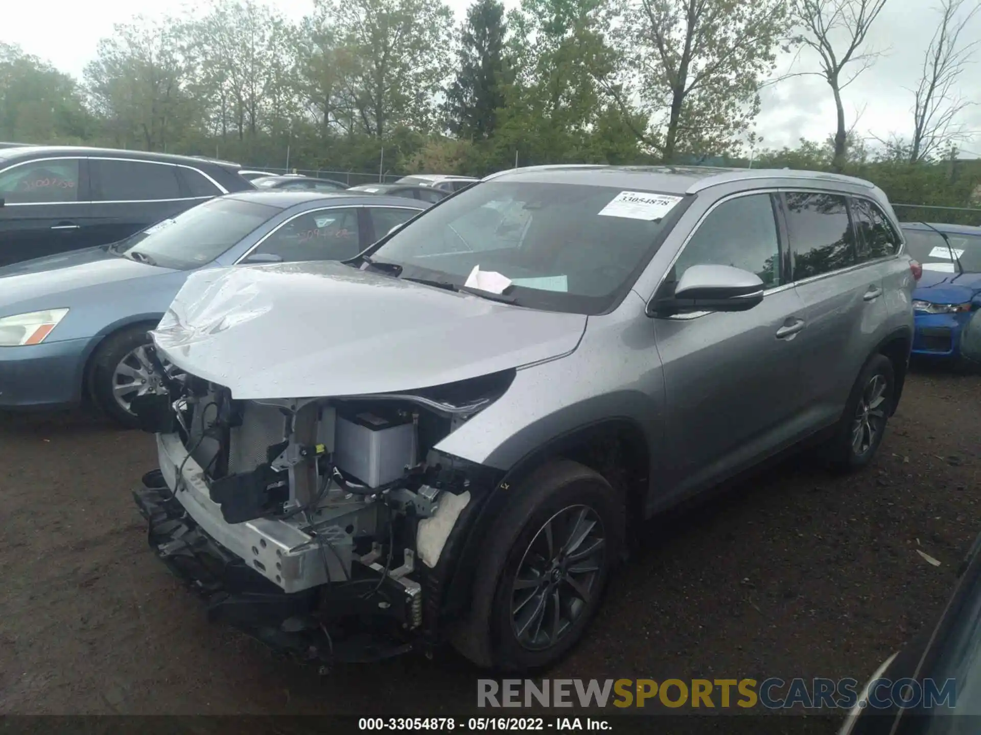 2 Photograph of a damaged car 5TDJZRFH3KS619588 TOYOTA HIGHLANDER 2019