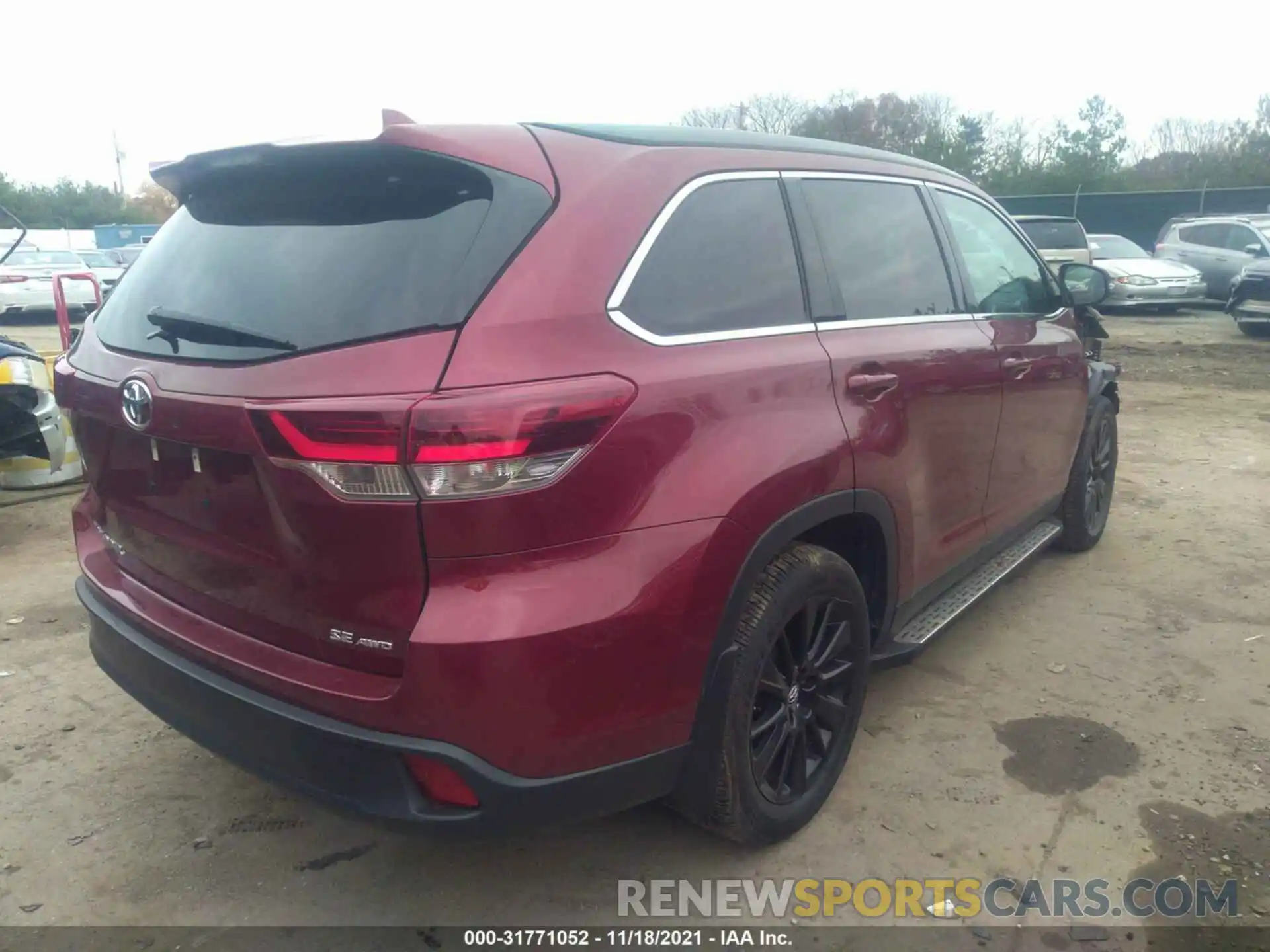 4 Photograph of a damaged car 5TDJZRFH3KS621373 TOYOTA HIGHLANDER 2019