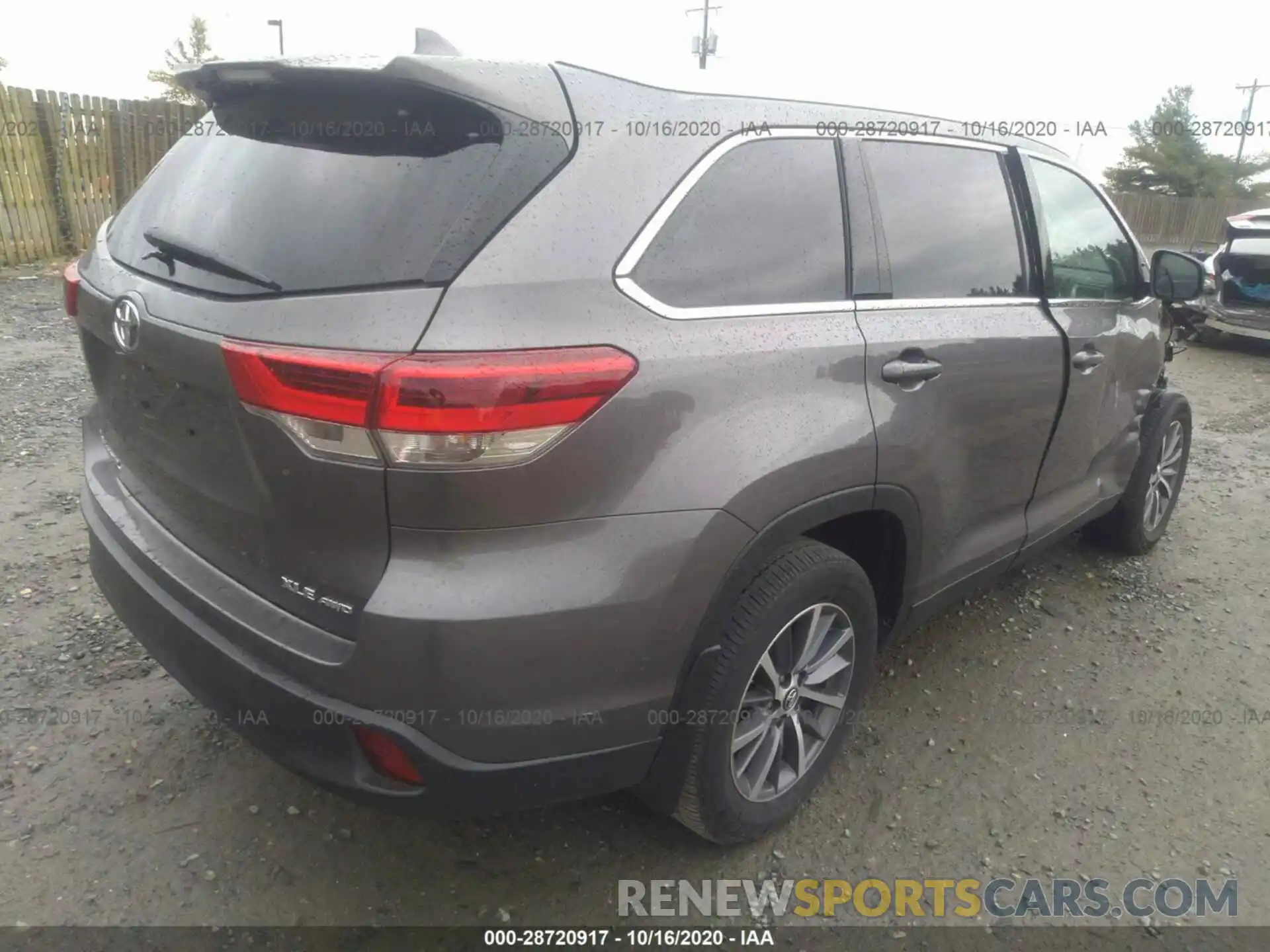 4 Photograph of a damaged car 5TDJZRFH3KS622846 TOYOTA HIGHLANDER 2019