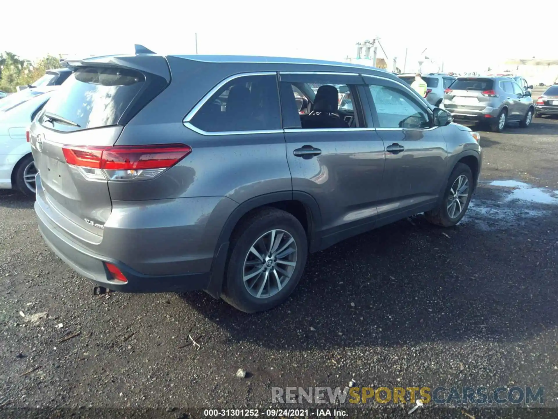 4 Фотография поврежденного автомобиля 5TDJZRFH3KS622913 TOYOTA HIGHLANDER 2019