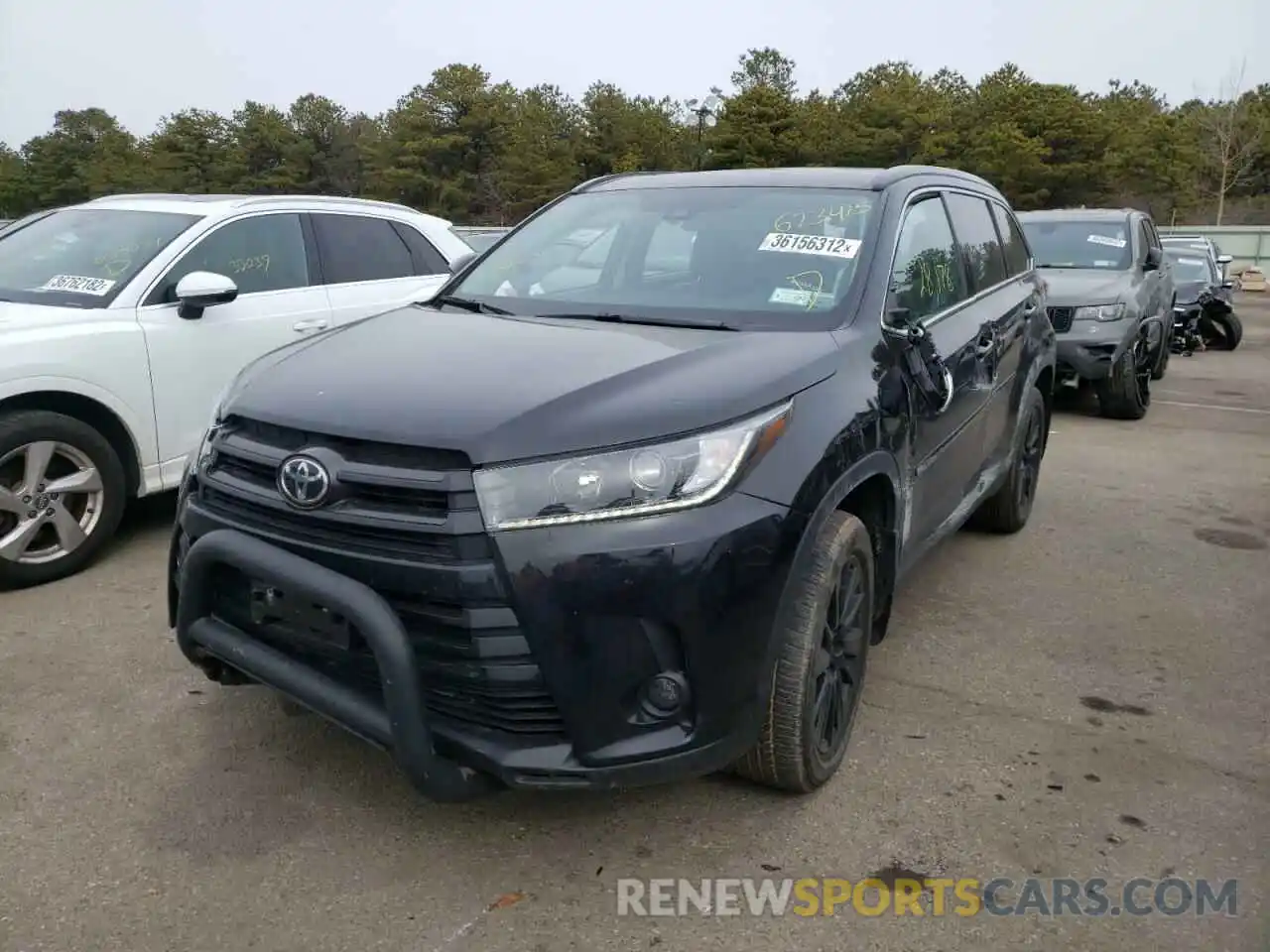 2 Photograph of a damaged car 5TDJZRFH3KS623415 TOYOTA HIGHLANDER 2019