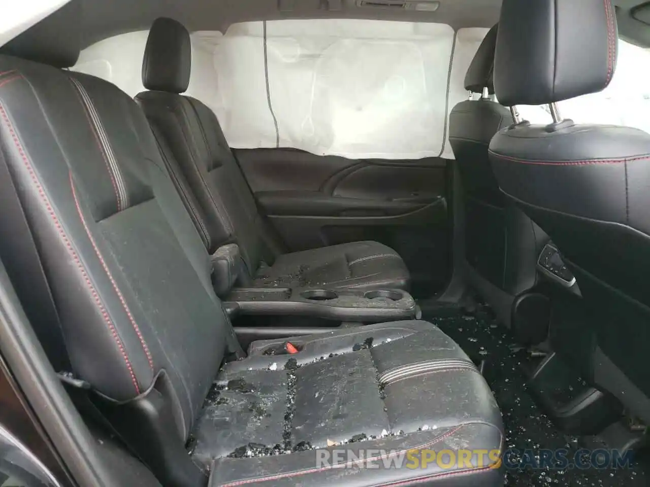 6 Photograph of a damaged car 5TDJZRFH3KS623415 TOYOTA HIGHLANDER 2019