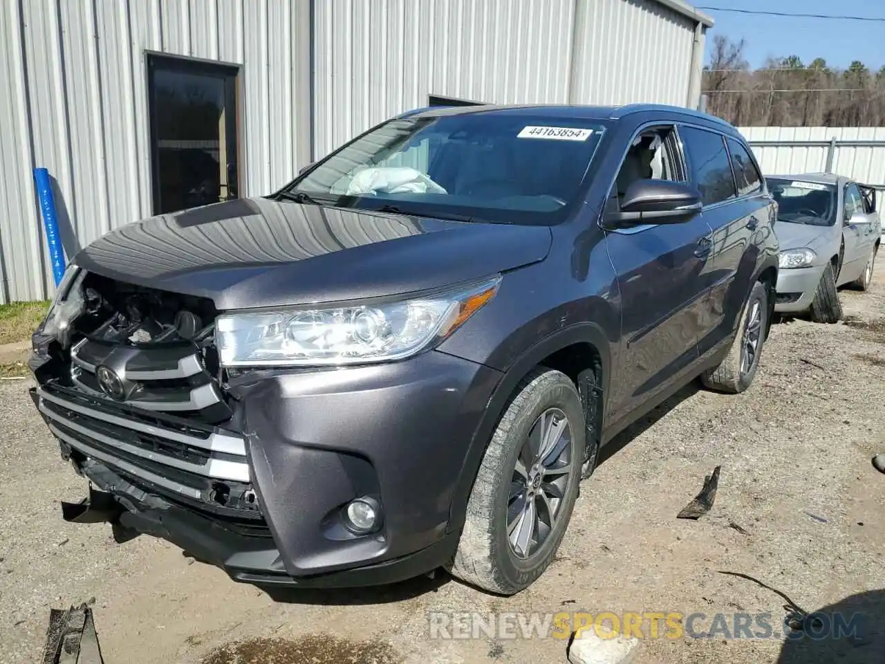 1 Photograph of a damaged car 5TDJZRFH3KS627092 TOYOTA HIGHLANDER 2019