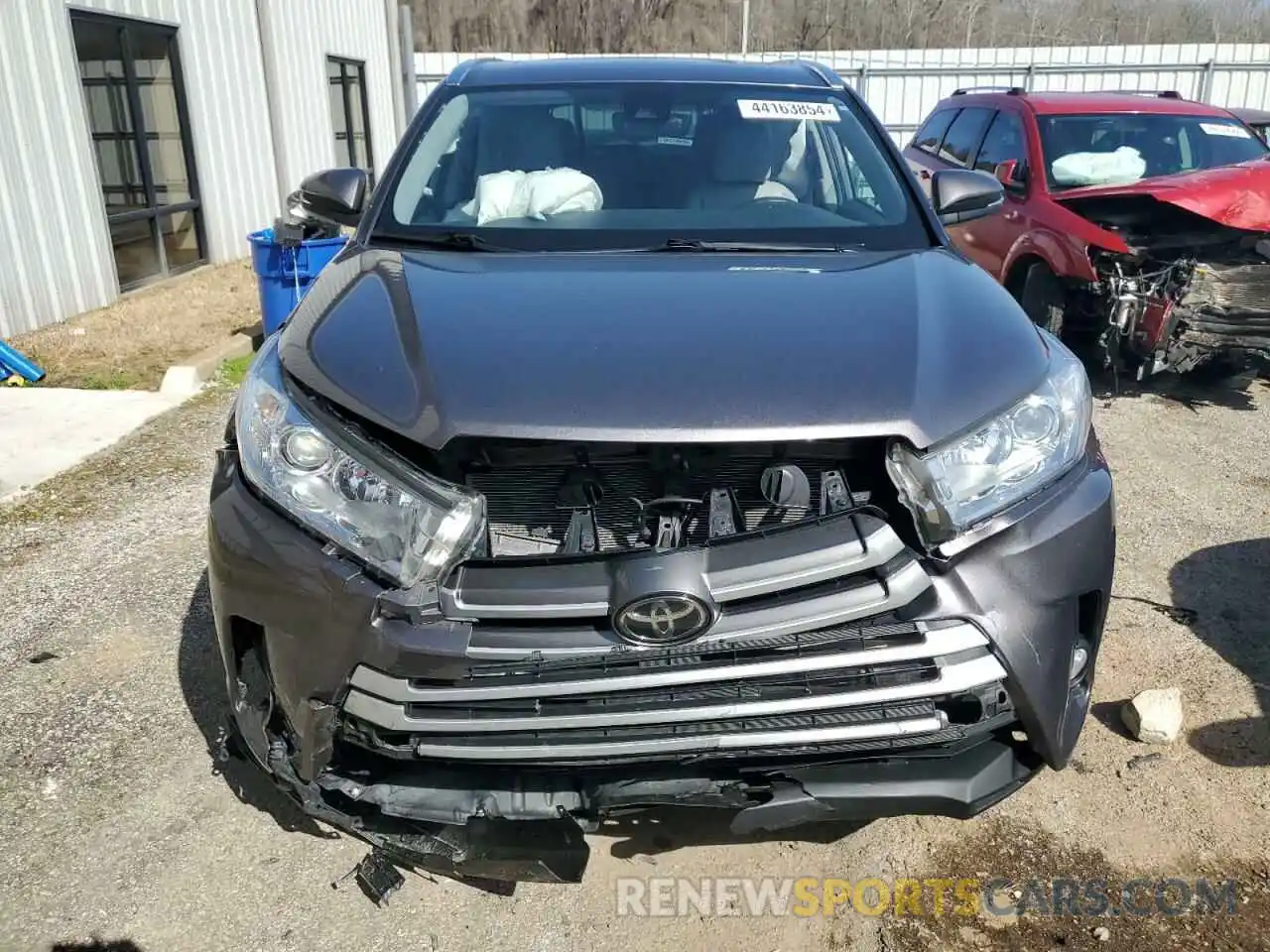 5 Photograph of a damaged car 5TDJZRFH3KS627092 TOYOTA HIGHLANDER 2019