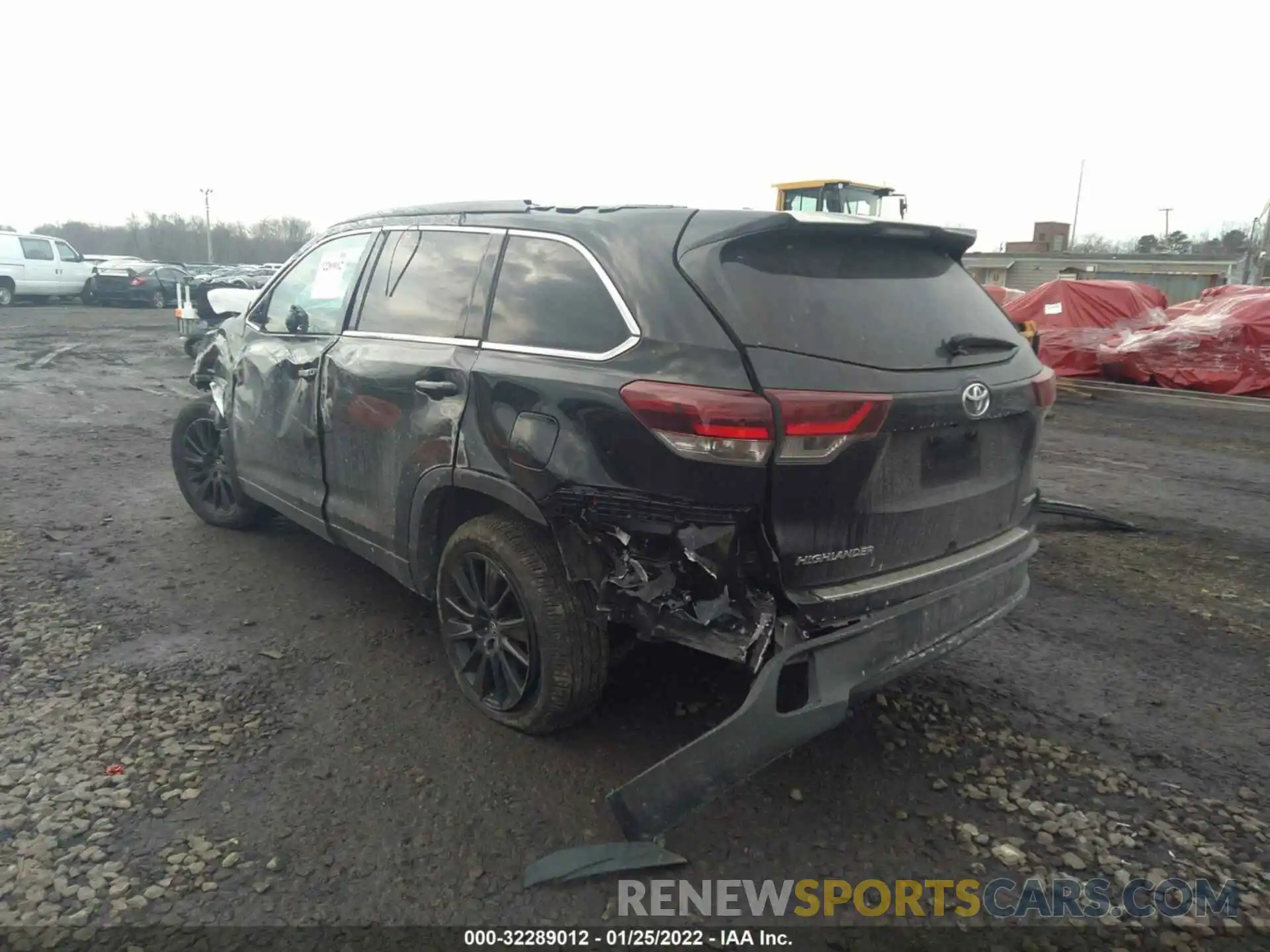 3 Photograph of a damaged car 5TDJZRFH3KS627707 TOYOTA HIGHLANDER 2019