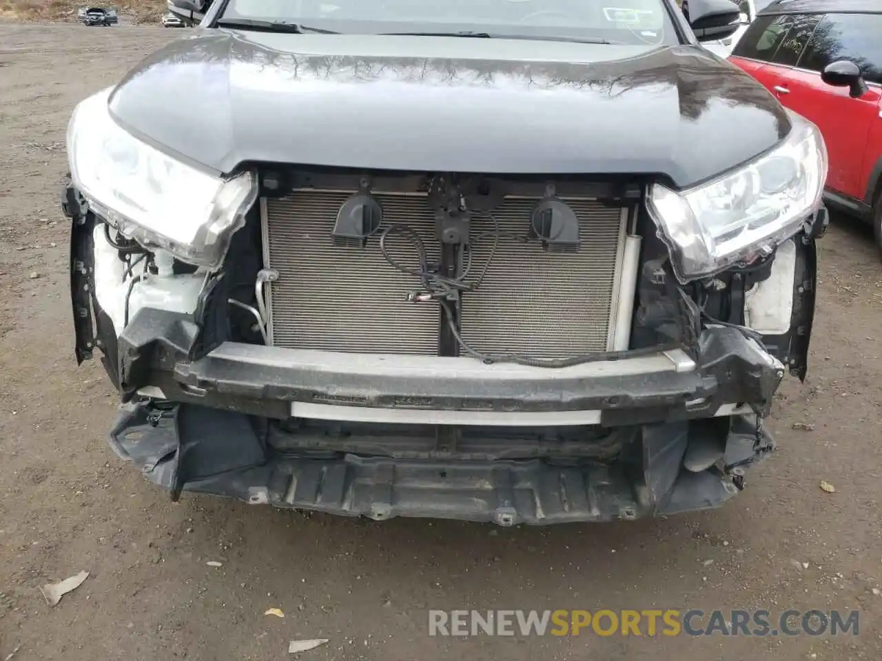 9 Photograph of a damaged car 5TDJZRFH3KS704656 TOYOTA HIGHLANDER 2019