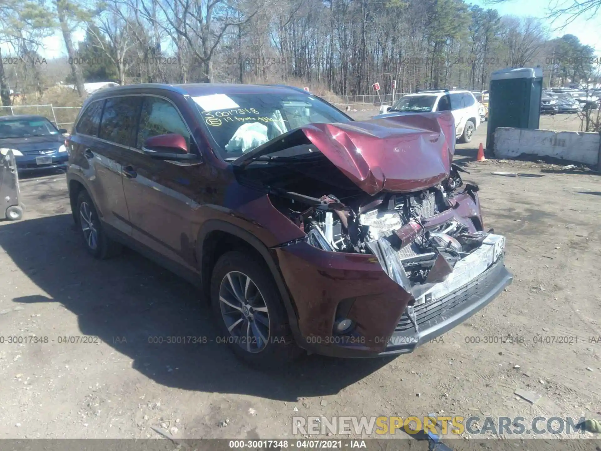 1 Photograph of a damaged car 5TDJZRFH3KS715480 TOYOTA HIGHLANDER 2019