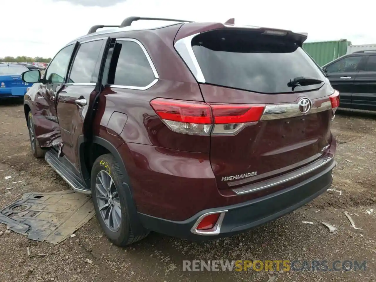 3 Photograph of a damaged car 5TDJZRFH3KS718752 TOYOTA HIGHLANDER 2019