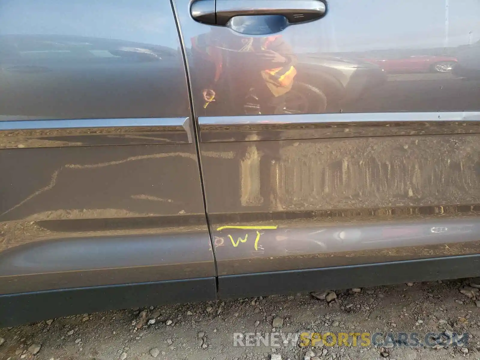 9 Photograph of a damaged car 5TDJZRFH3KS724194 TOYOTA HIGHLANDER 2019