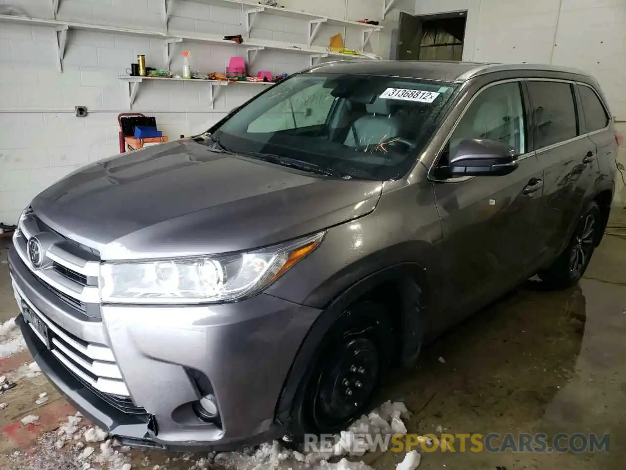 2 Photograph of a damaged car 5TDJZRFH3KS730965 TOYOTA HIGHLANDER 2019