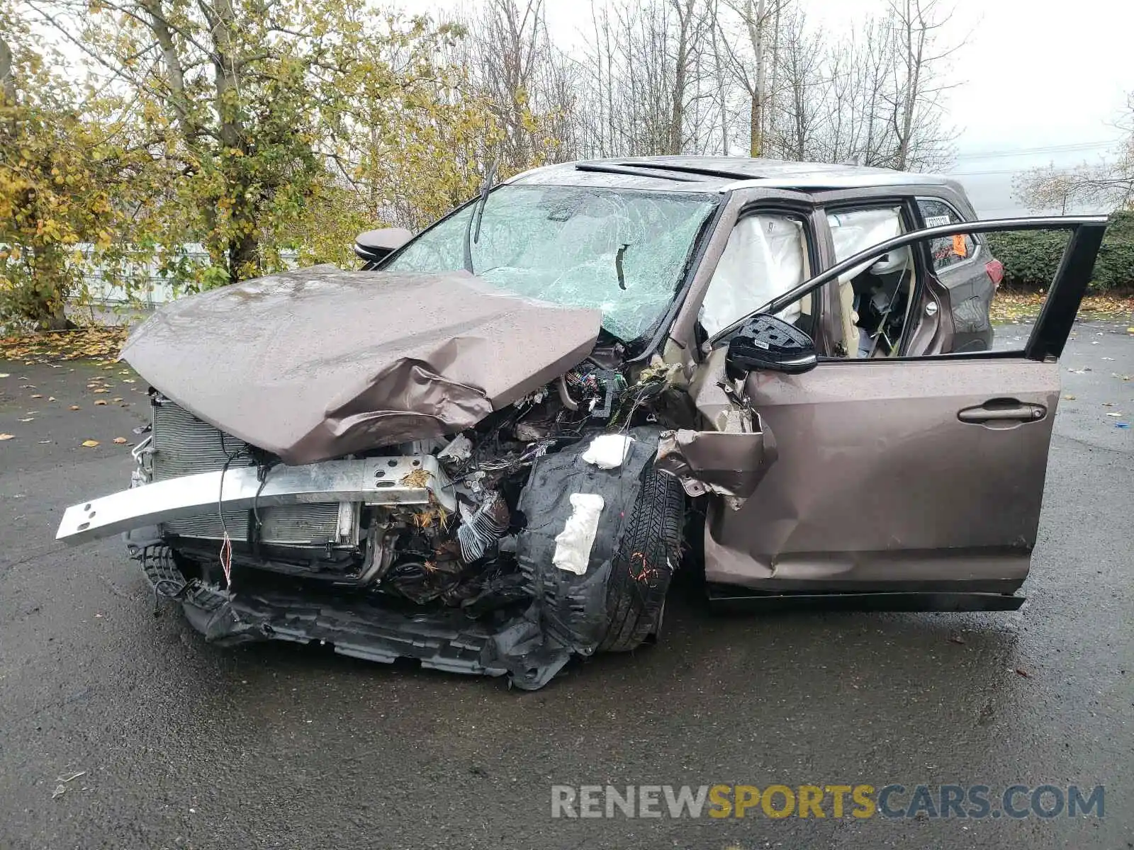 2 Photograph of a damaged car 5TDJZRFH3KS732263 TOYOTA HIGHLANDER 2019