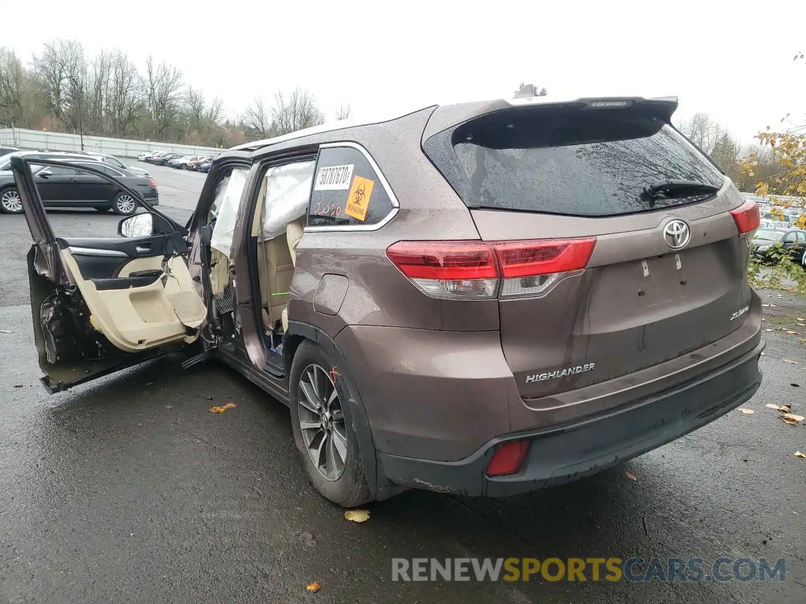 3 Photograph of a damaged car 5TDJZRFH3KS732263 TOYOTA HIGHLANDER 2019