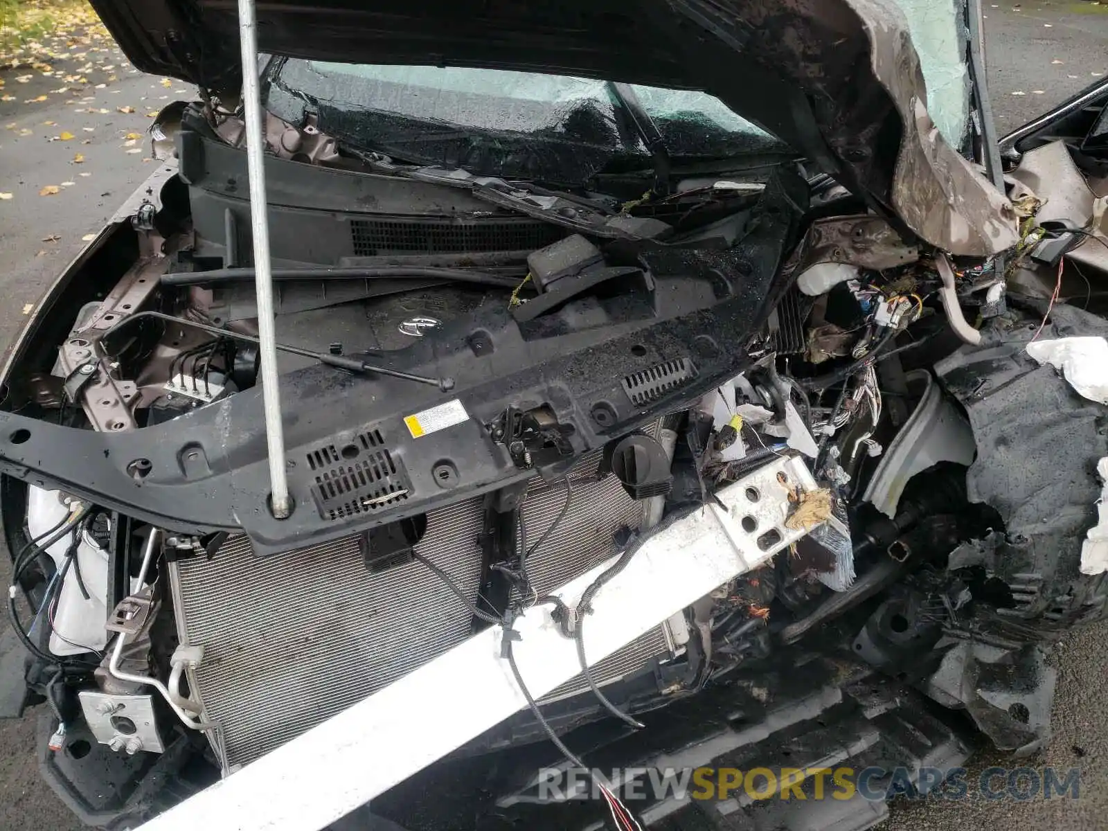 7 Photograph of a damaged car 5TDJZRFH3KS732263 TOYOTA HIGHLANDER 2019