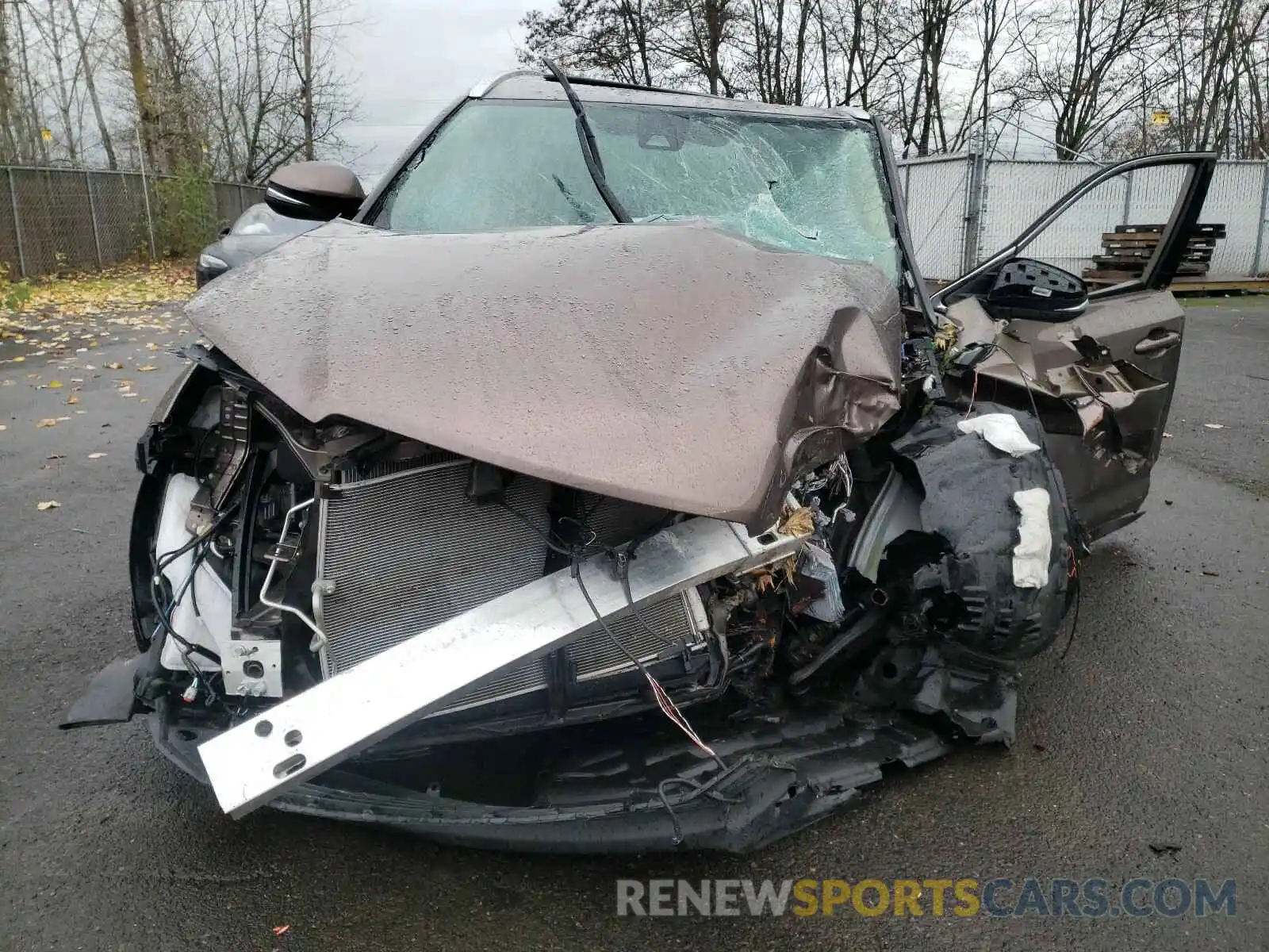 9 Photograph of a damaged car 5TDJZRFH3KS732263 TOYOTA HIGHLANDER 2019