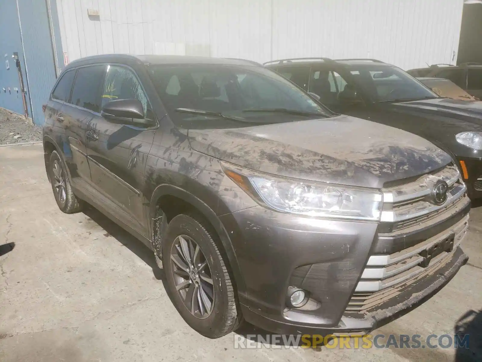 1 Photograph of a damaged car 5TDJZRFH3KS732747 TOYOTA HIGHLANDER 2019