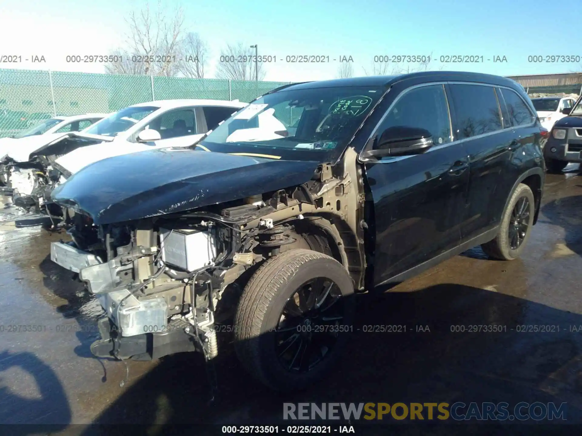 2 Photograph of a damaged car 5TDJZRFH3KS734305 TOYOTA HIGHLANDER 2019