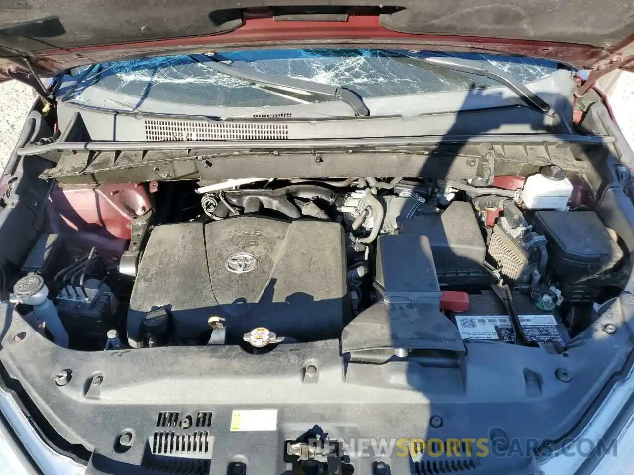 12 Photograph of a damaged car 5TDJZRFH3KS734935 TOYOTA HIGHLANDER 2019