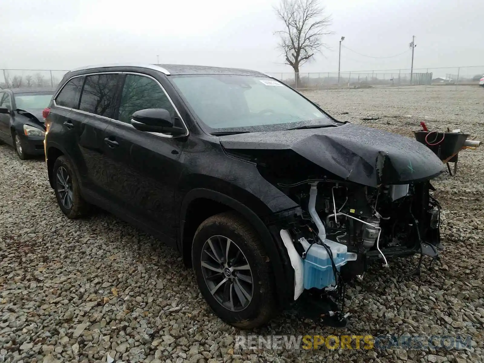 1 Photograph of a damaged car 5TDJZRFH3KS735423 TOYOTA HIGHLANDER 2019