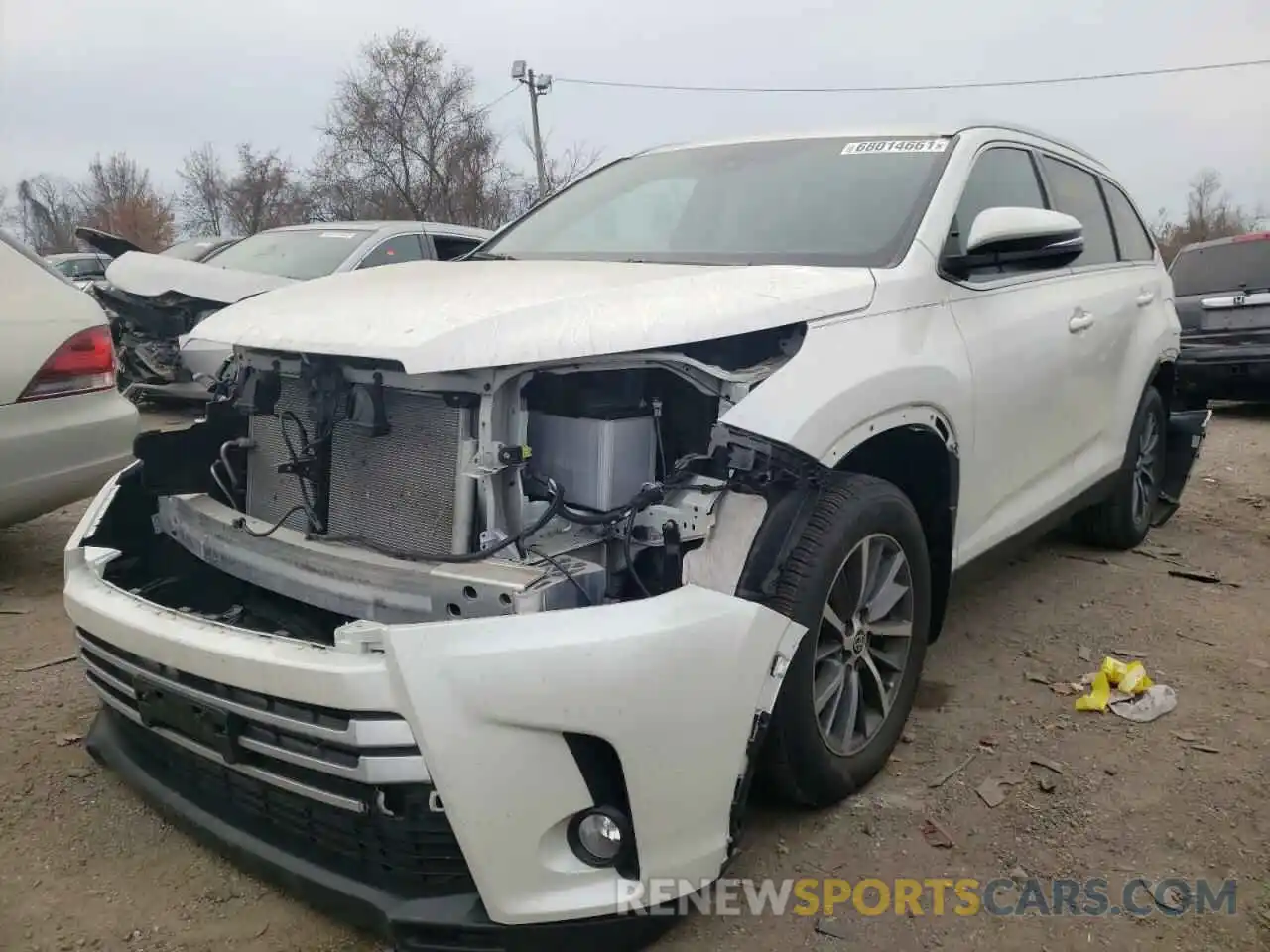 2 Photograph of a damaged car 5TDJZRFH3KS743909 TOYOTA HIGHLANDER 2019