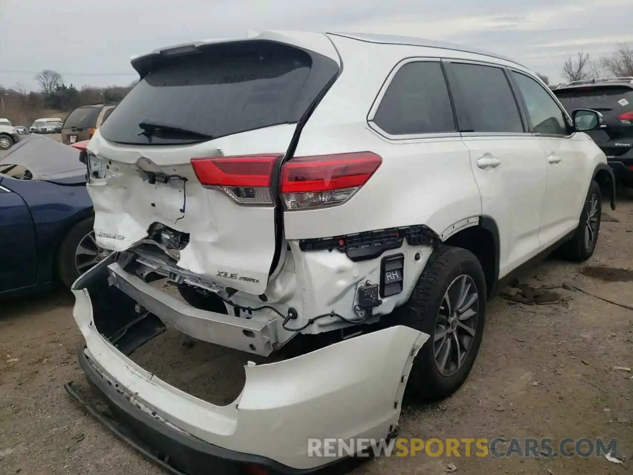 4 Фотография поврежденного автомобиля 5TDJZRFH3KS743909 TOYOTA HIGHLANDER 2019