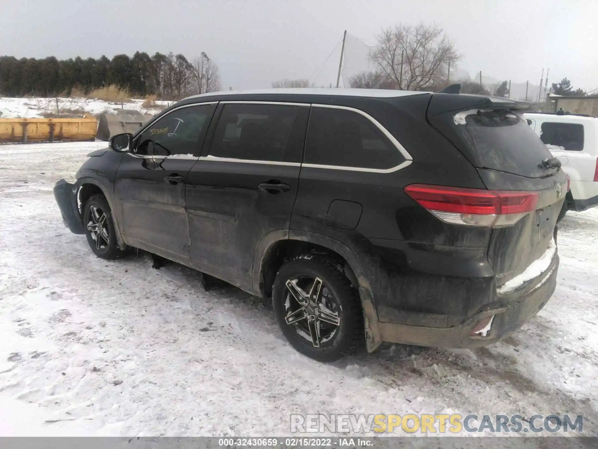 3 Photograph of a damaged car 5TDJZRFH3KS917994 TOYOTA HIGHLANDER 2019