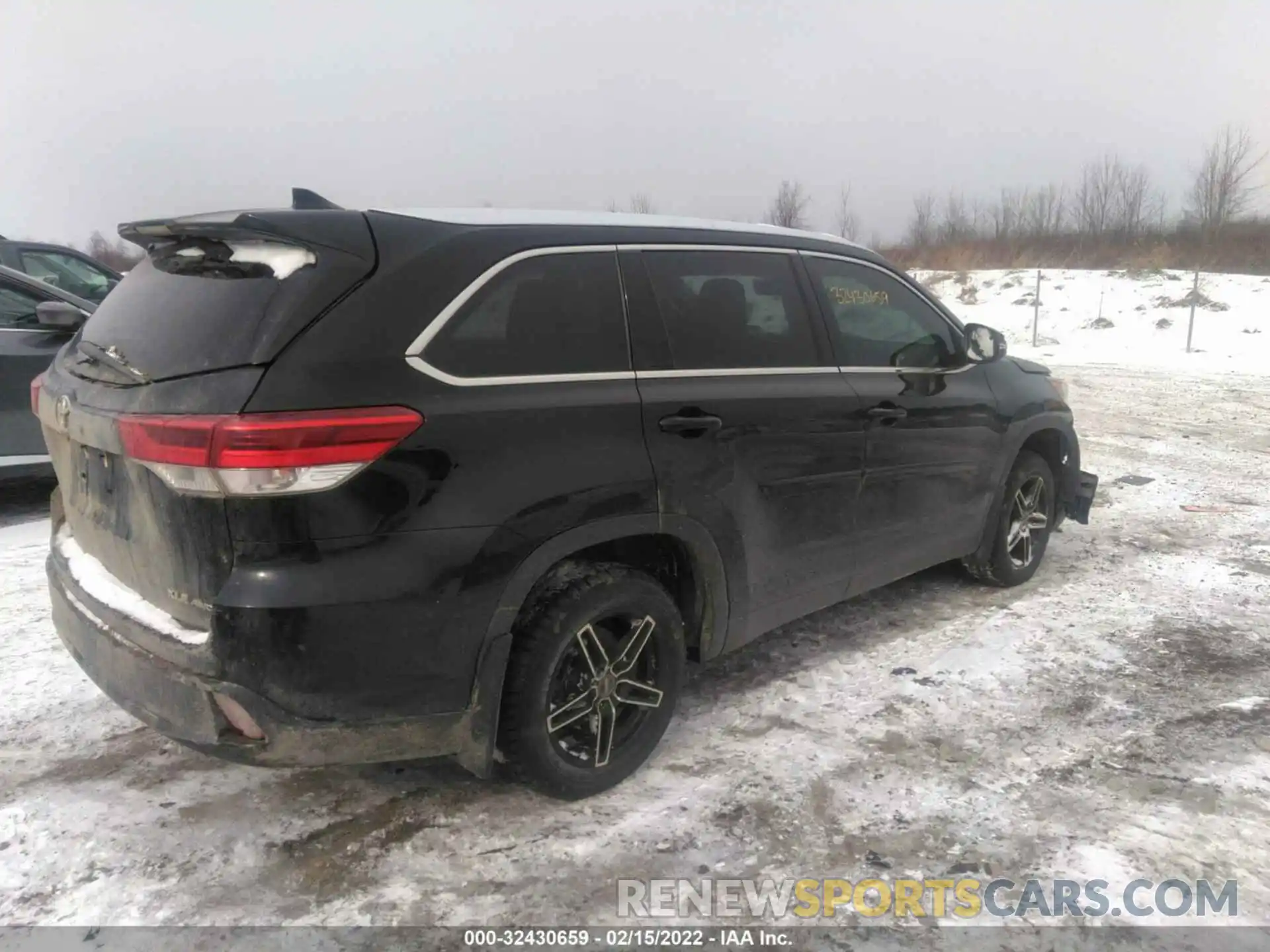 4 Photograph of a damaged car 5TDJZRFH3KS917994 TOYOTA HIGHLANDER 2019