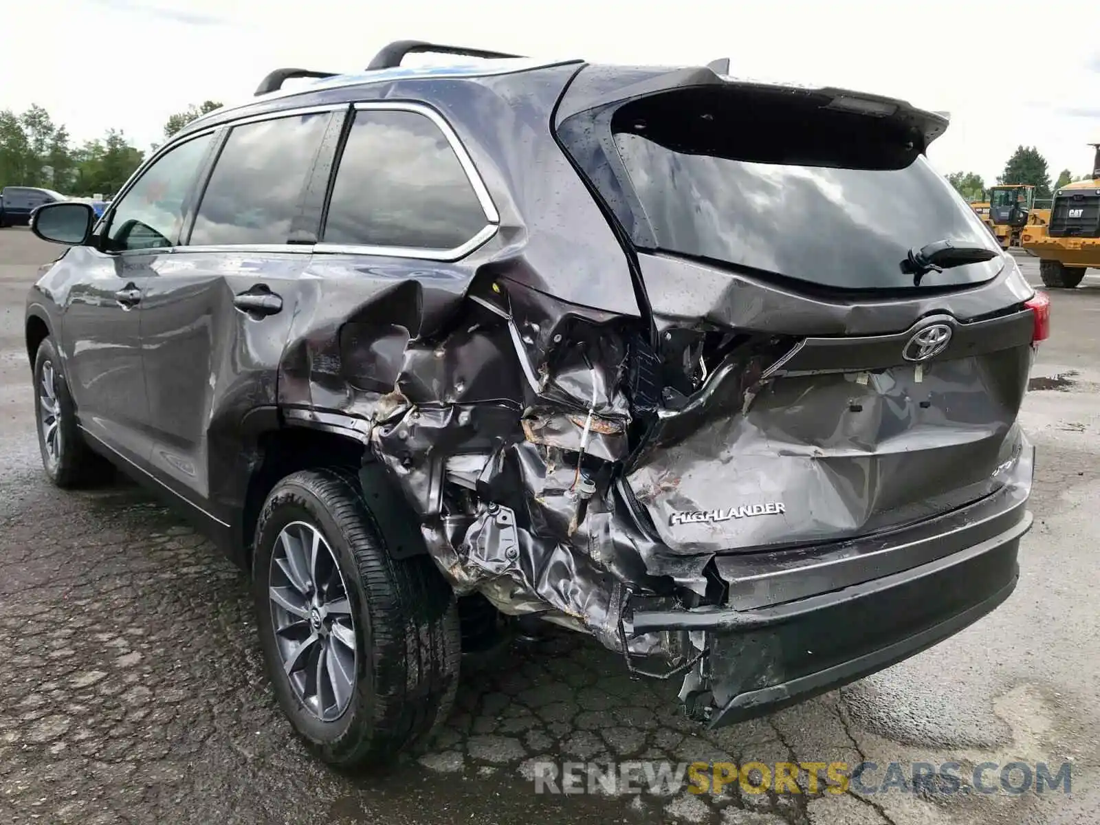 3 Photograph of a damaged car 5TDJZRFH3KS921964 TOYOTA HIGHLANDER 2019