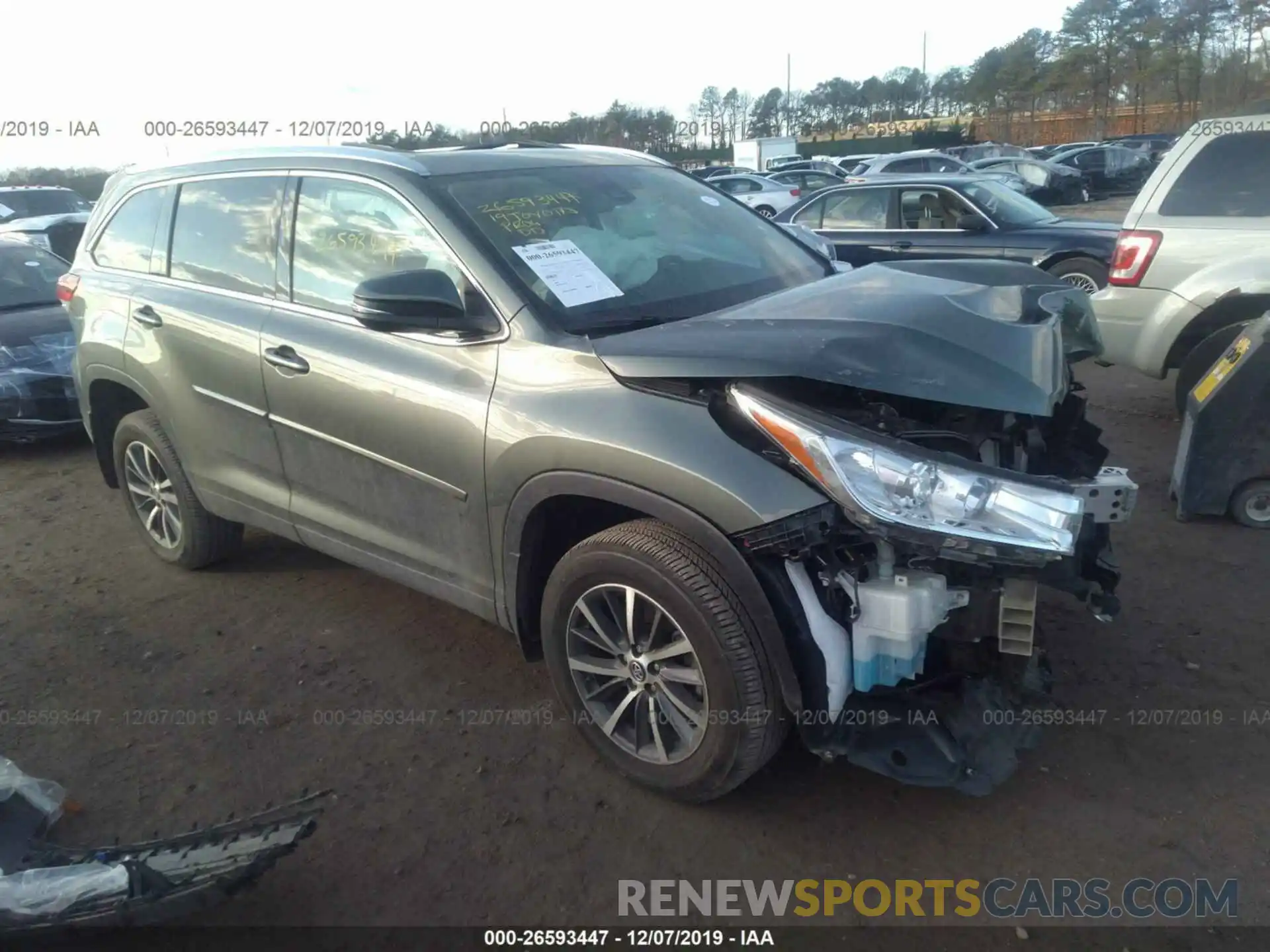 1 Photograph of a damaged car 5TDJZRFH3KS924055 TOYOTA HIGHLANDER 2019