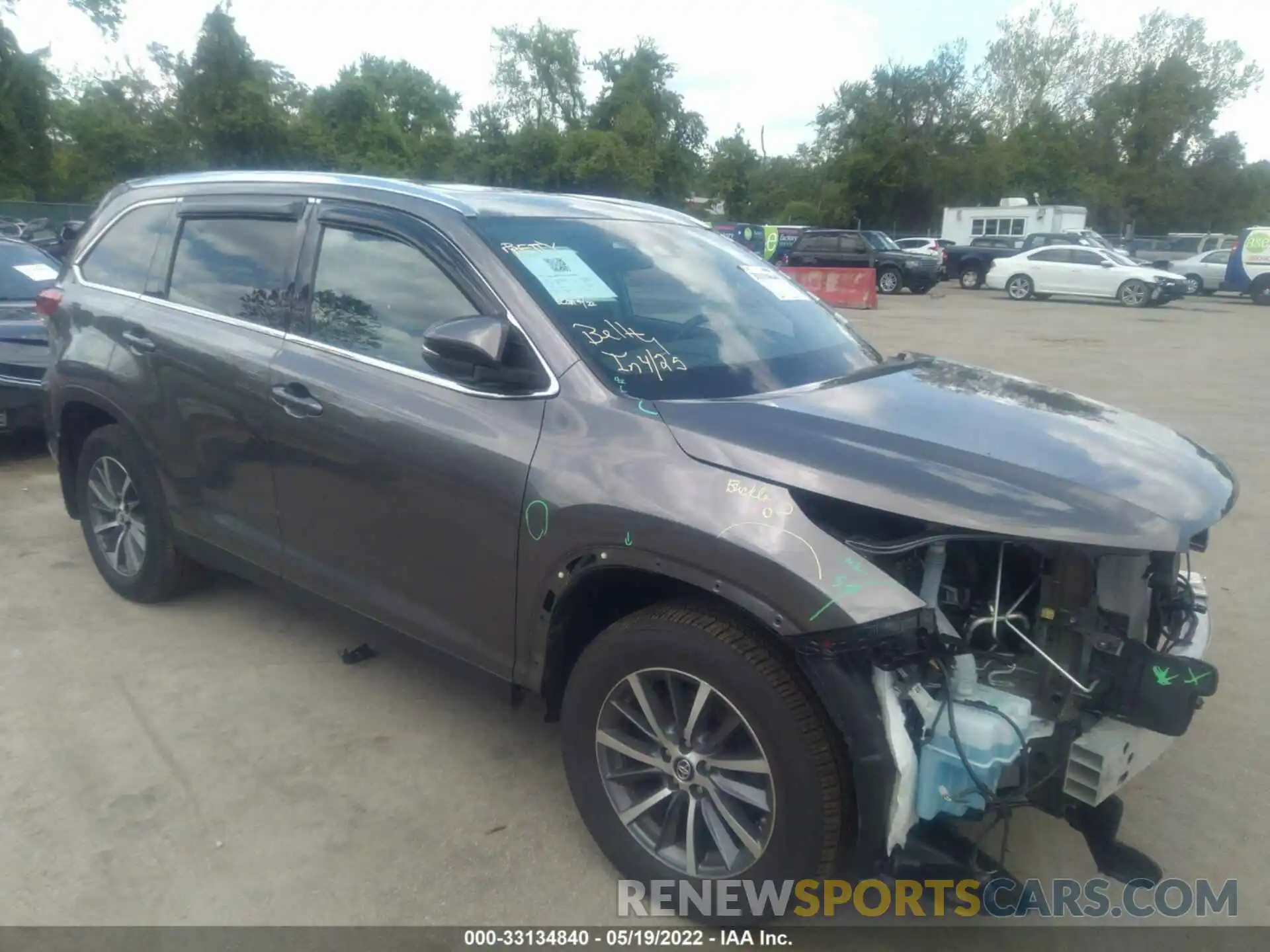 1 Photograph of a damaged car 5TDJZRFH3KS926324 TOYOTA HIGHLANDER 2019