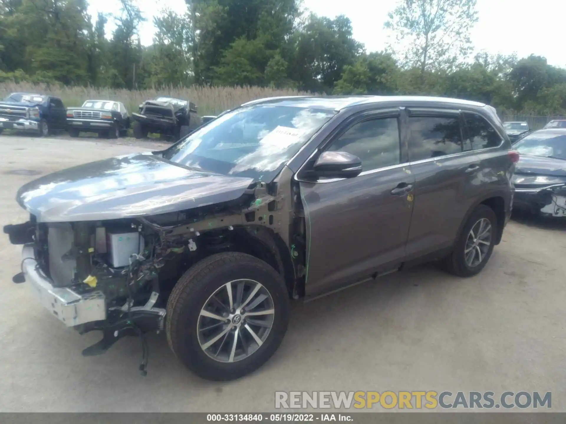 2 Photograph of a damaged car 5TDJZRFH3KS926324 TOYOTA HIGHLANDER 2019