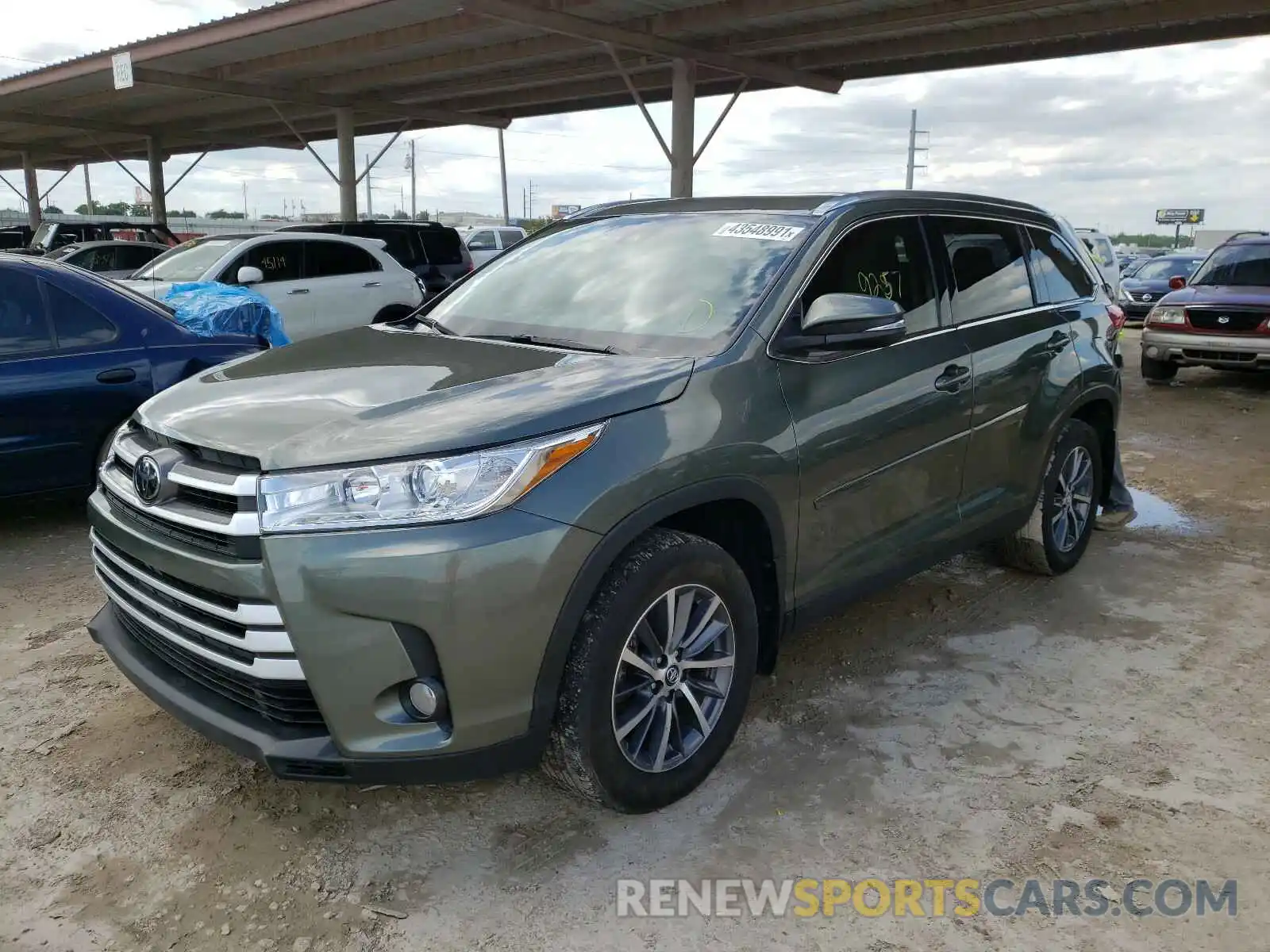 2 Photograph of a damaged car 5TDJZRFH3KS926842 TOYOTA HIGHLANDER 2019