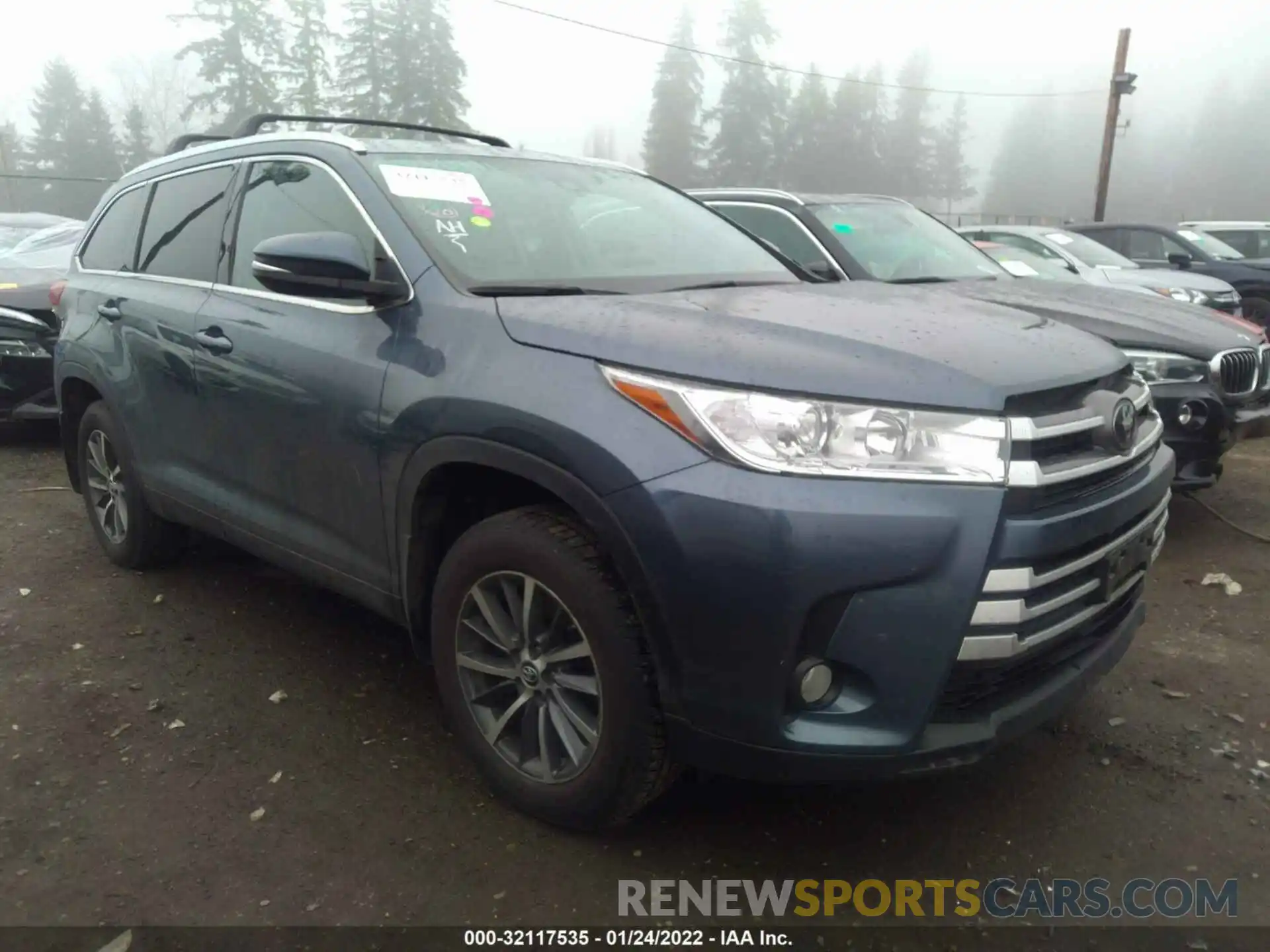 1 Photograph of a damaged car 5TDJZRFH3KS928283 TOYOTA HIGHLANDER 2019