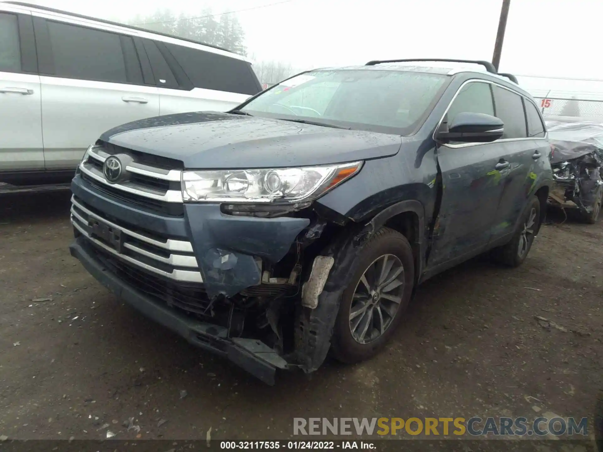 2 Photograph of a damaged car 5TDJZRFH3KS928283 TOYOTA HIGHLANDER 2019