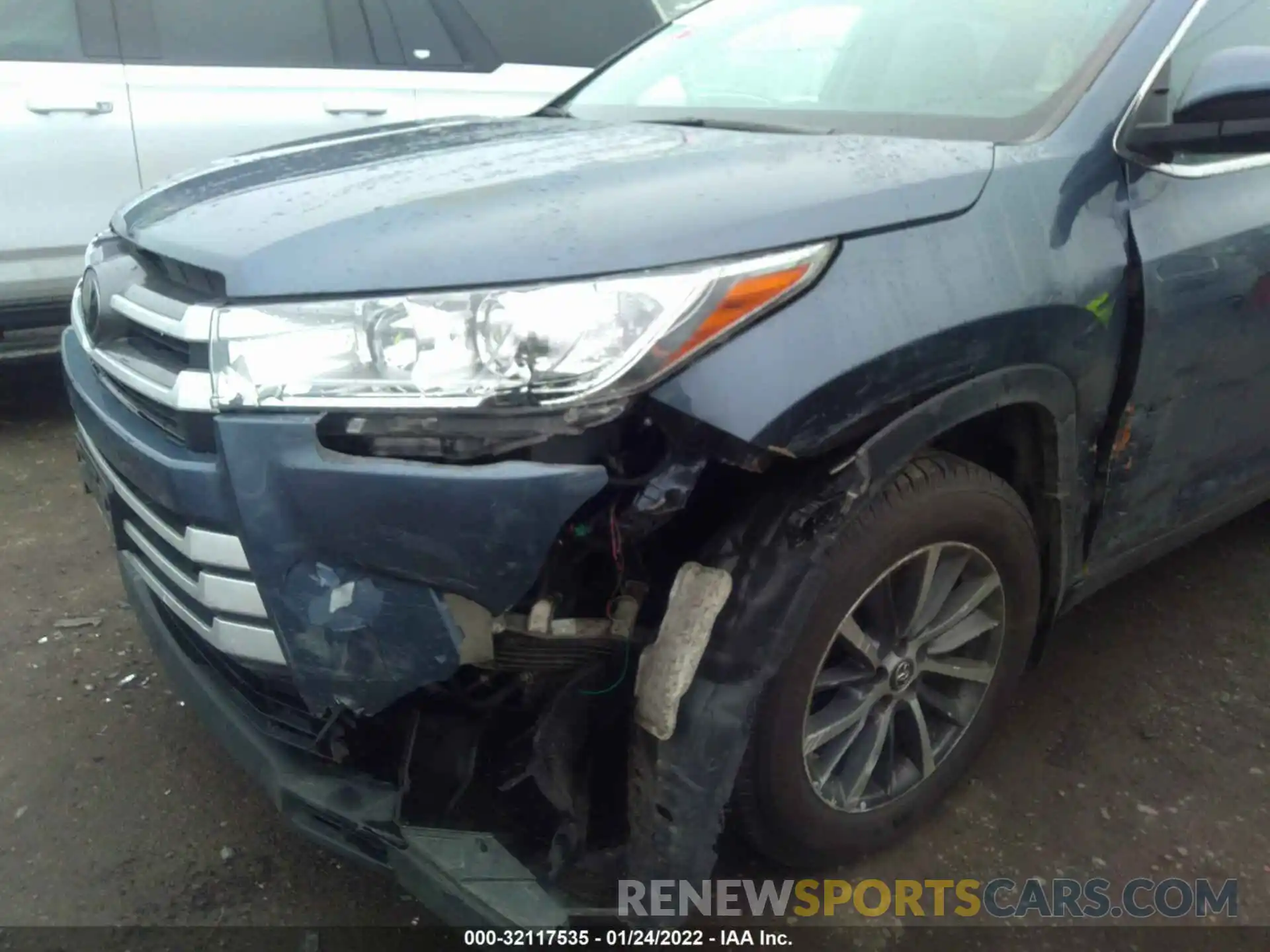 6 Photograph of a damaged car 5TDJZRFH3KS928283 TOYOTA HIGHLANDER 2019