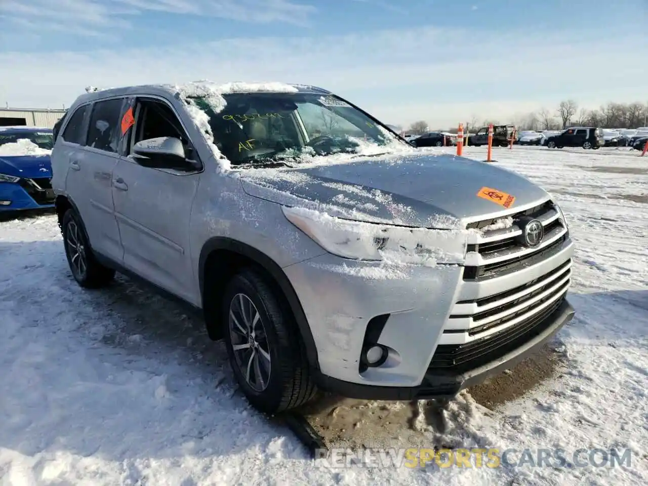 1 Photograph of a damaged car 5TDJZRFH3KS930292 TOYOTA HIGHLANDER 2019