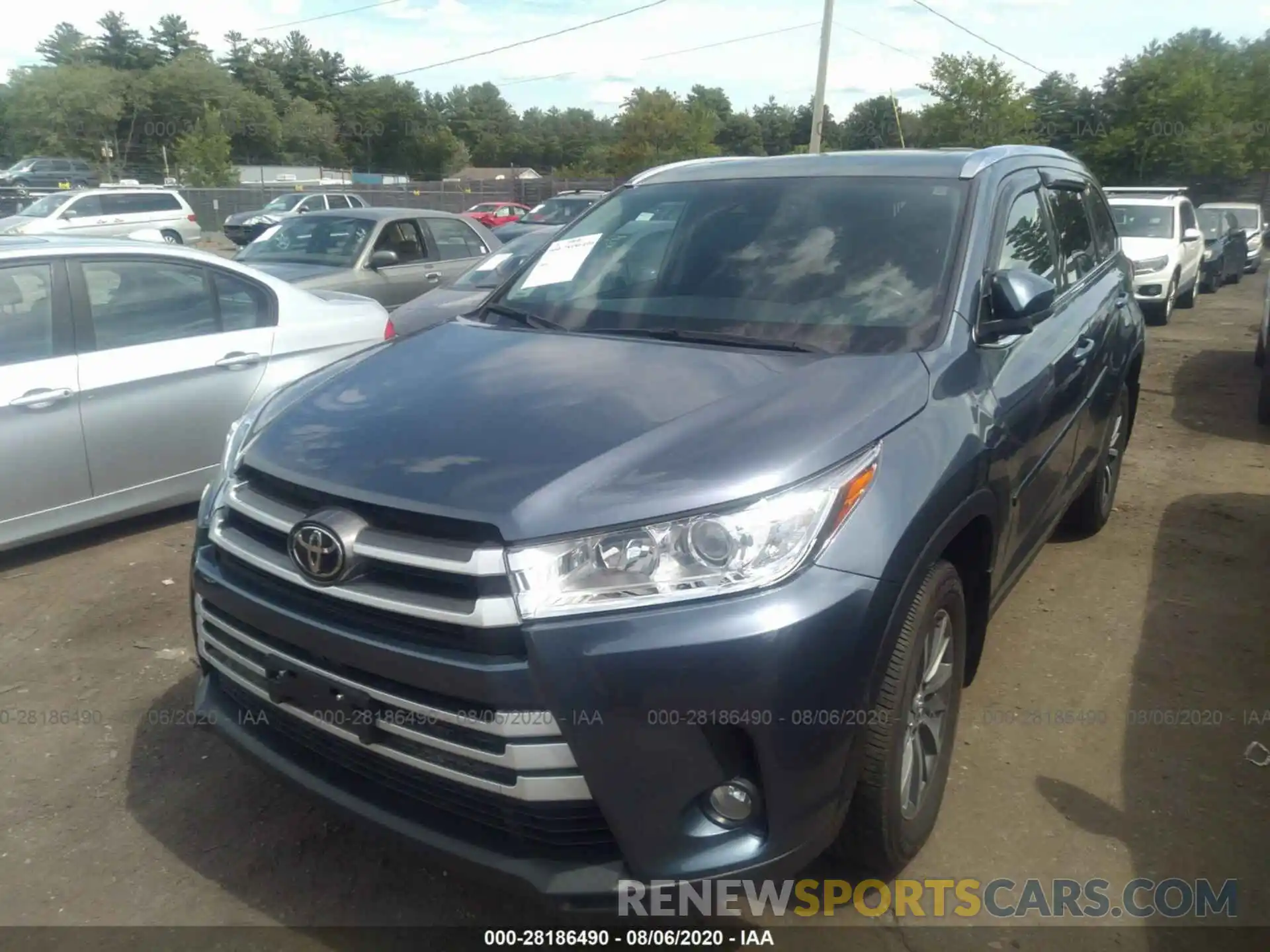 2 Photograph of a damaged car 5TDJZRFH3KS937260 TOYOTA HIGHLANDER 2019