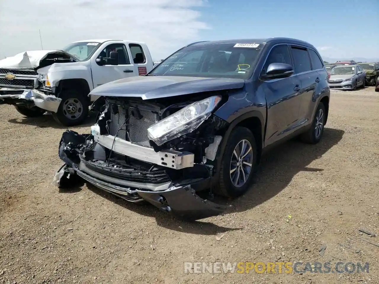 2 Photograph of a damaged car 5TDJZRFH3KS940885 TOYOTA HIGHLANDER 2019