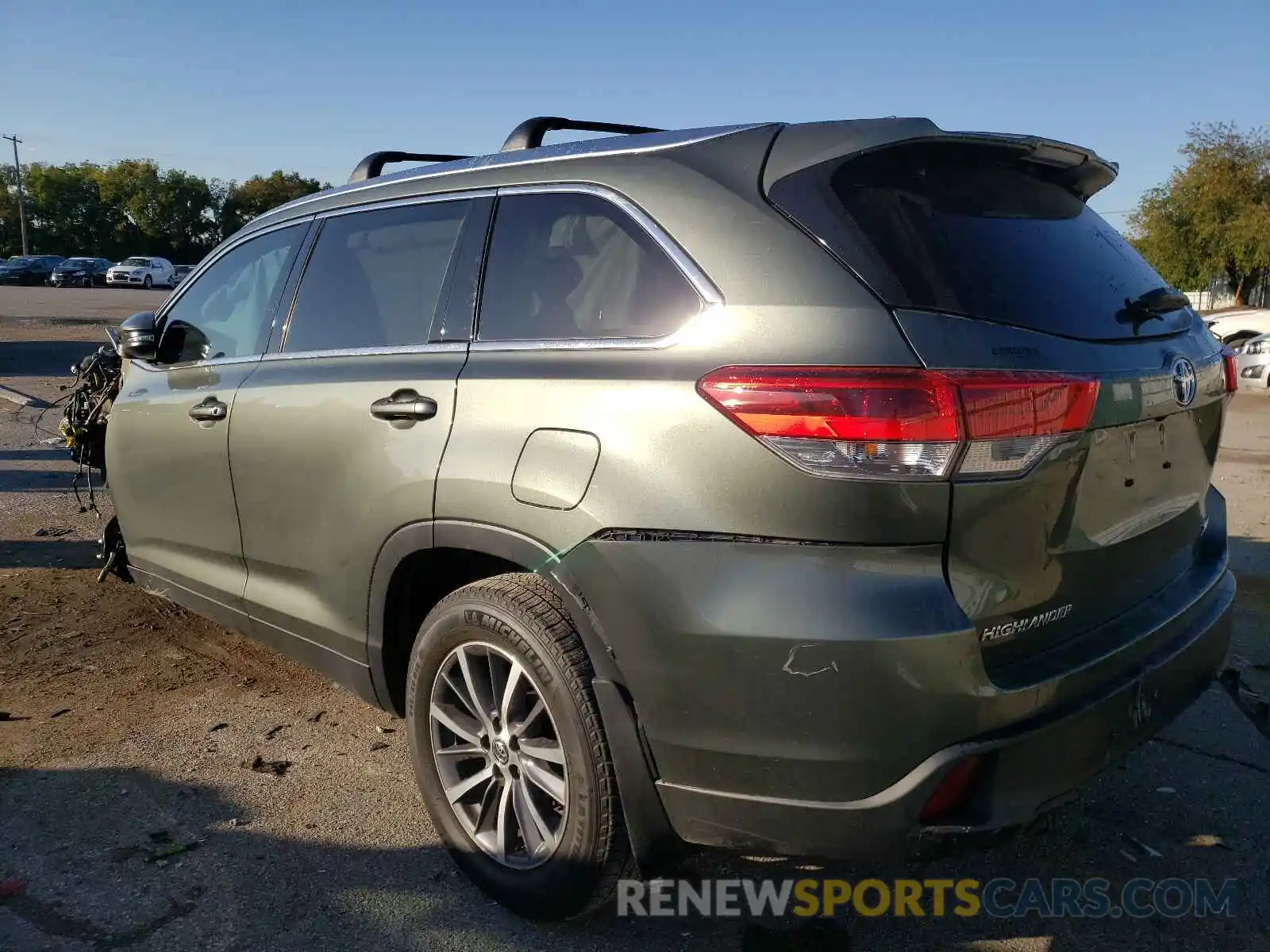 3 Photograph of a damaged car 5TDJZRFH3KS951448 TOYOTA HIGHLANDER 2019