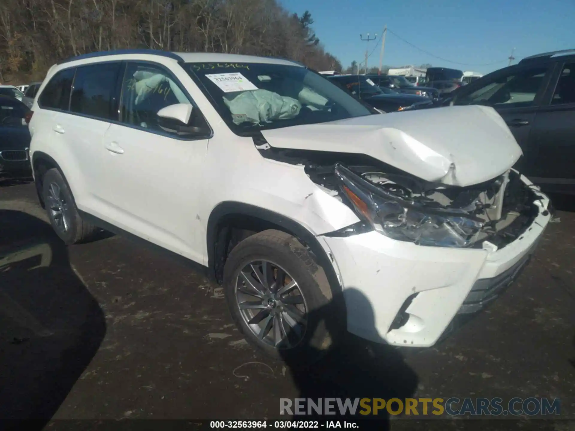 1 Photograph of a damaged car 5TDJZRFH3KS954253 TOYOTA HIGHLANDER 2019