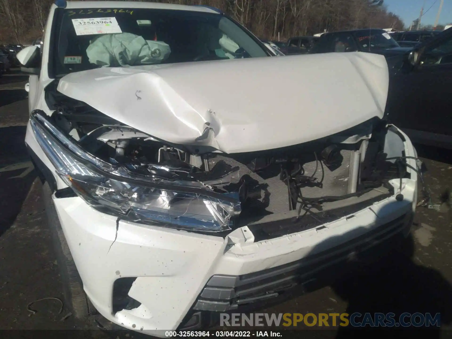 6 Photograph of a damaged car 5TDJZRFH3KS954253 TOYOTA HIGHLANDER 2019