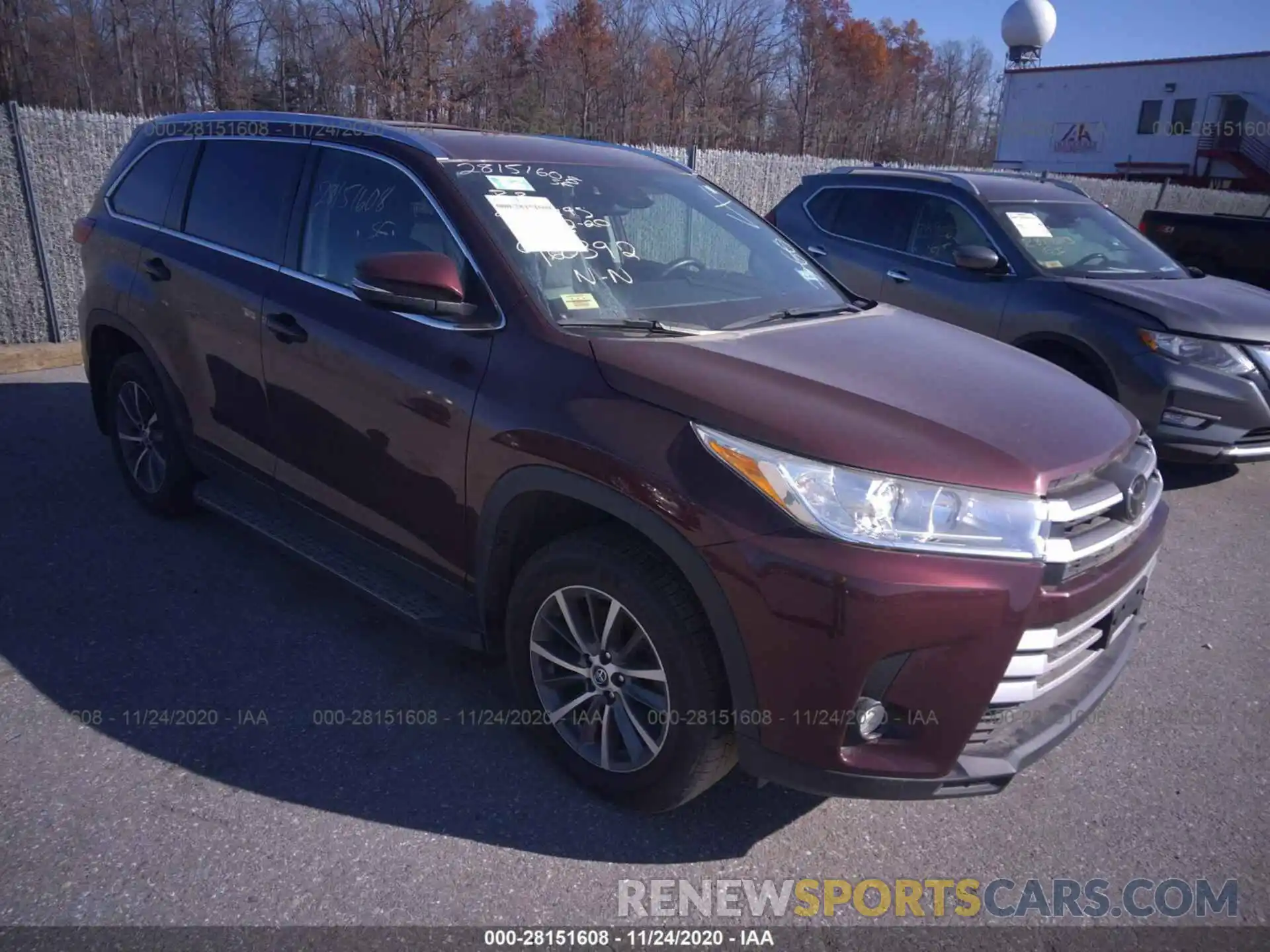 1 Photograph of a damaged car 5TDJZRFH3KS960392 TOYOTA HIGHLANDER 2019