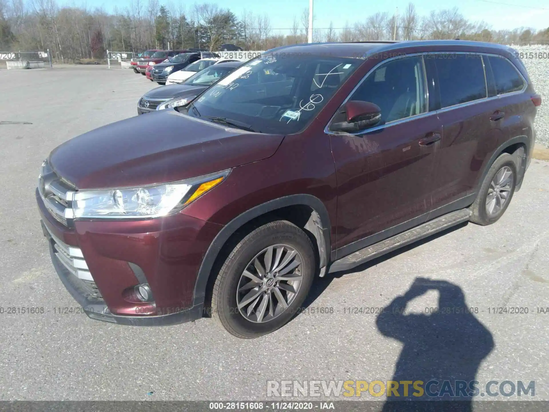 2 Photograph of a damaged car 5TDJZRFH3KS960392 TOYOTA HIGHLANDER 2019