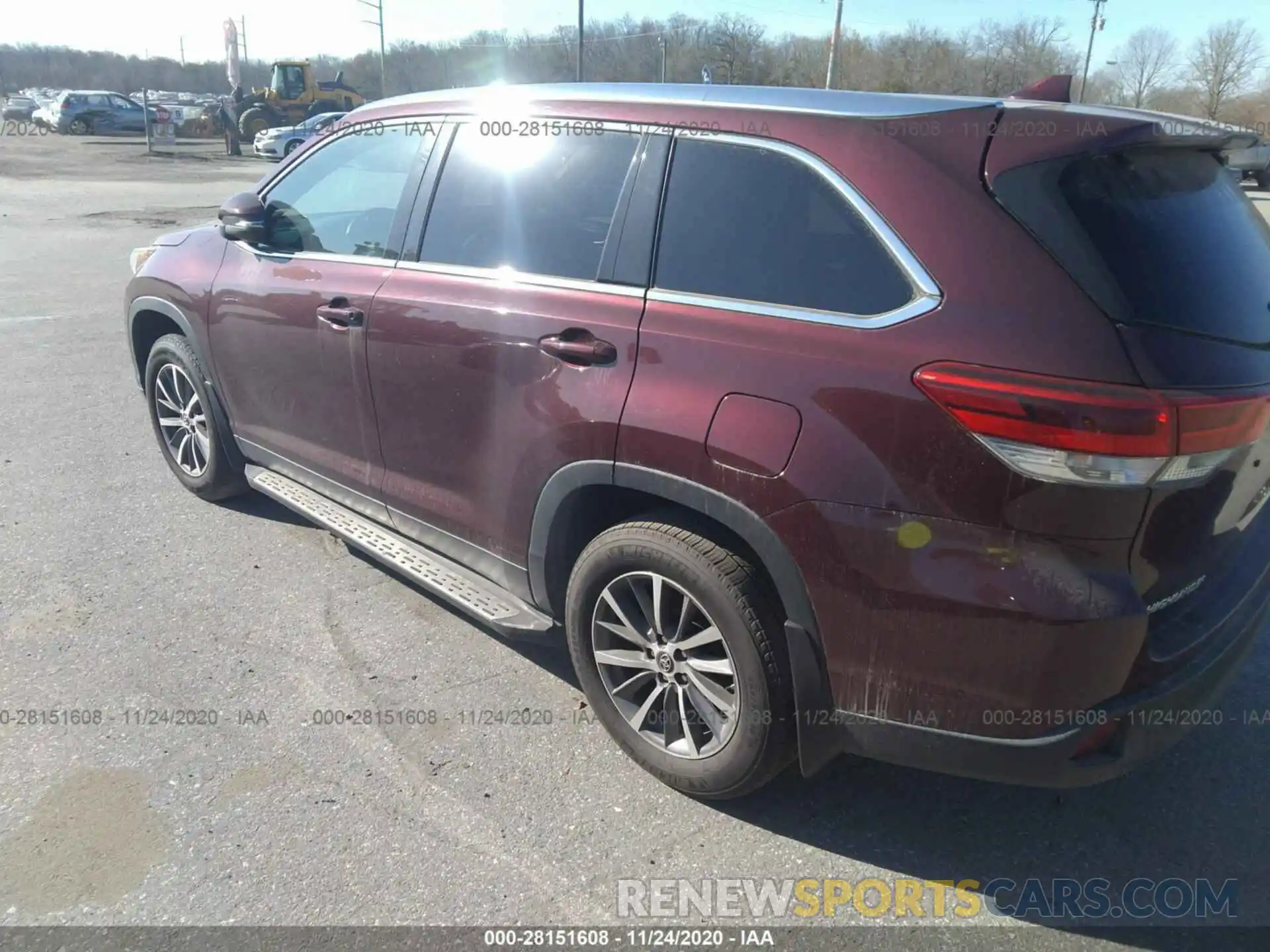 3 Photograph of a damaged car 5TDJZRFH3KS960392 TOYOTA HIGHLANDER 2019