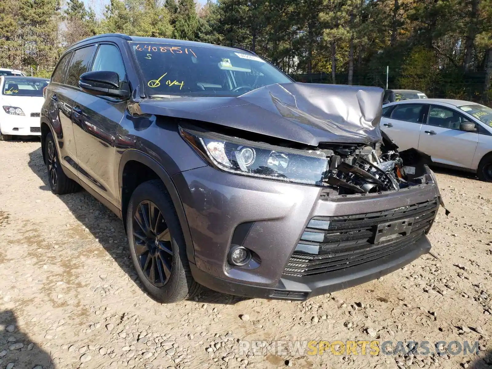 1 Photograph of a damaged car 5TDJZRFH3KS967651 TOYOTA HIGHLANDER 2019