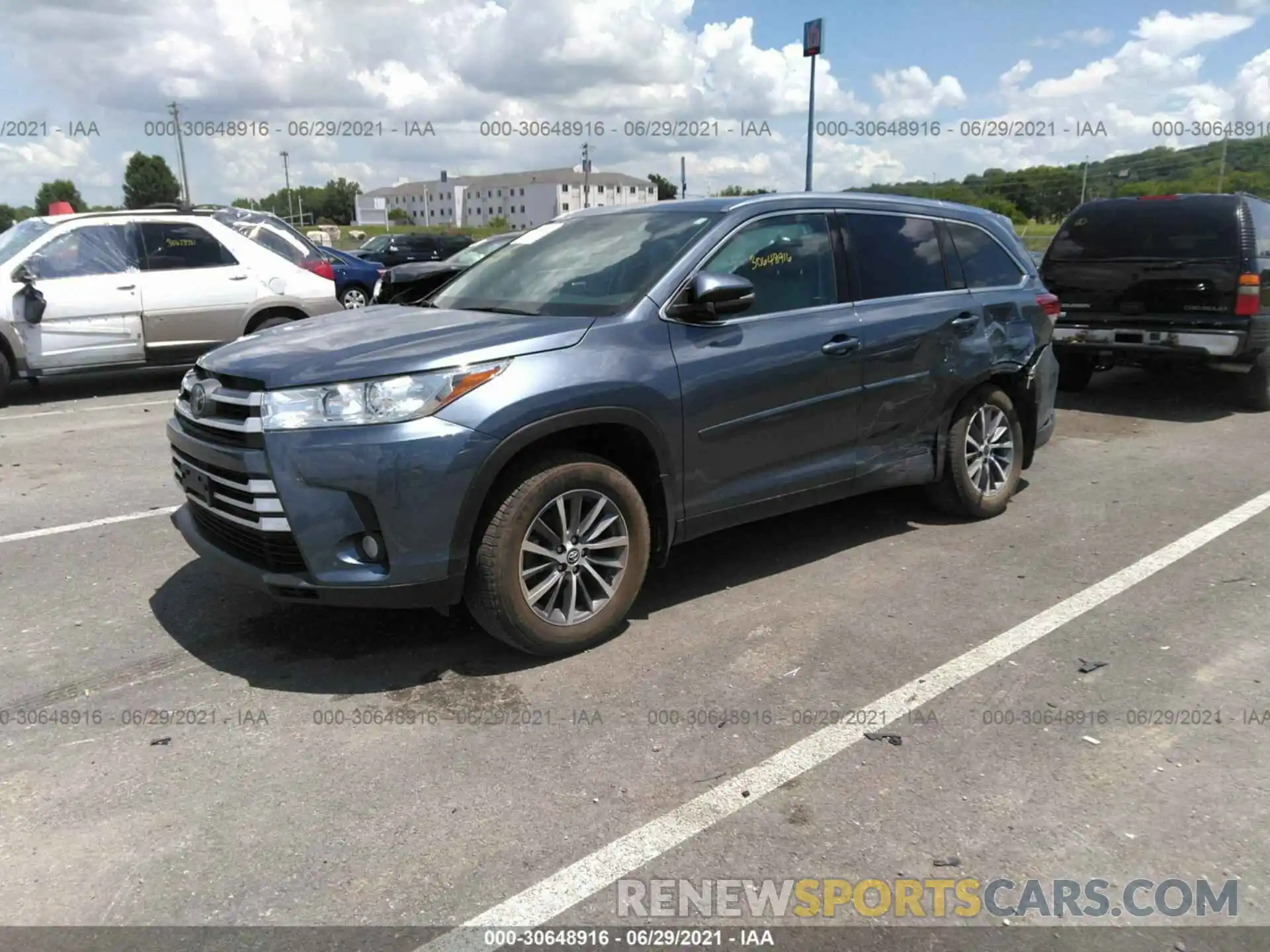 2 Photograph of a damaged car 5TDJZRFH3KS971408 TOYOTA HIGHLANDER 2019