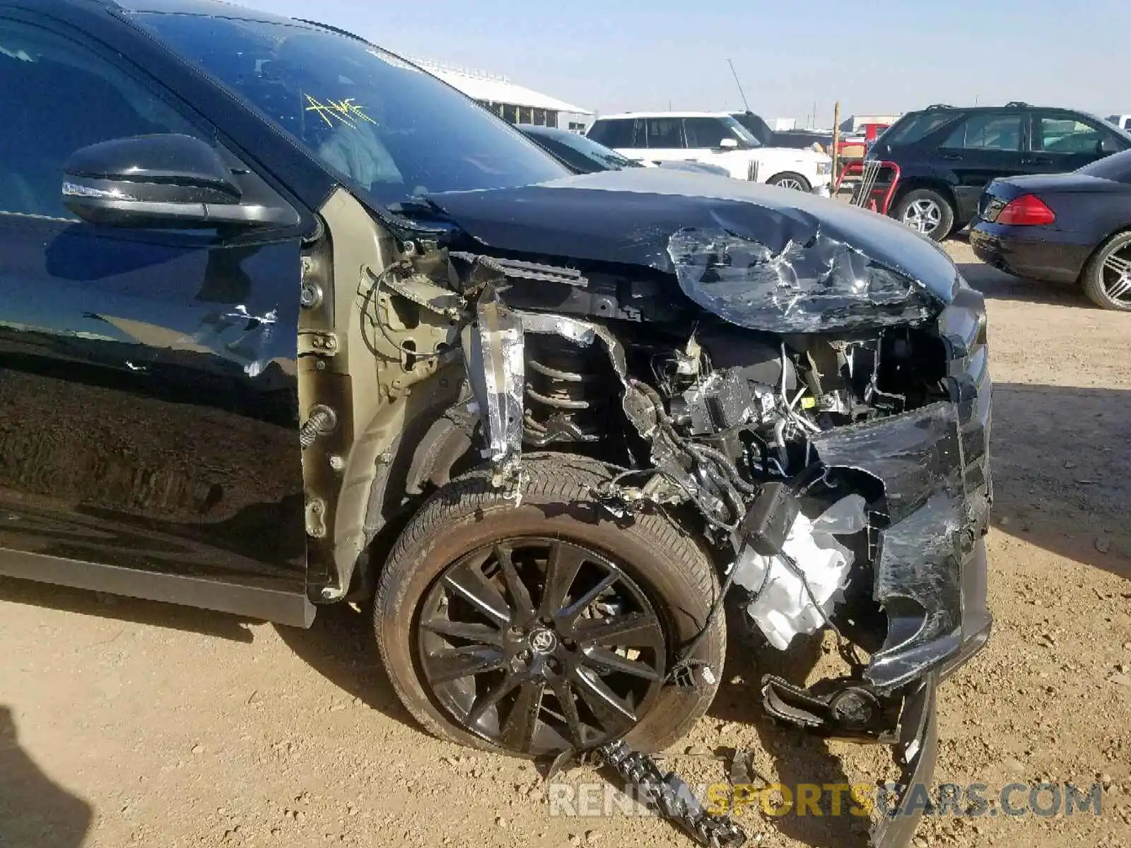 9 Photograph of a damaged car 5TDJZRFH3KS972445 TOYOTA HIGHLANDER 2019