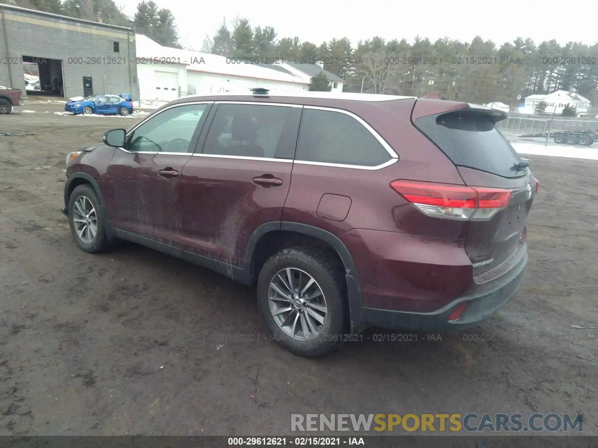 3 Photograph of a damaged car 5TDJZRFH3KS977158 TOYOTA HIGHLANDER 2019