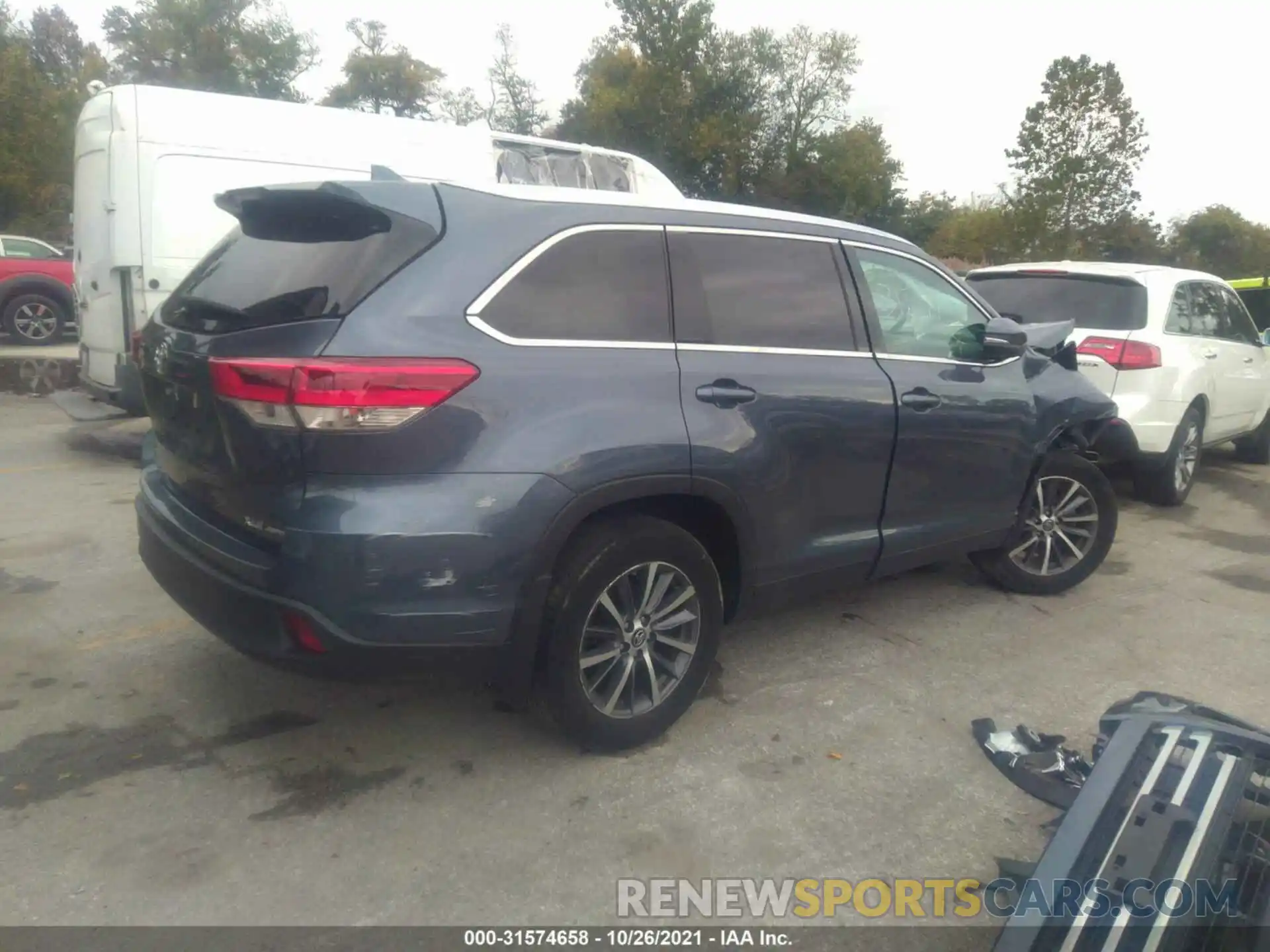 4 Photograph of a damaged car 5TDJZRFH3KS982294 TOYOTA HIGHLANDER 2019