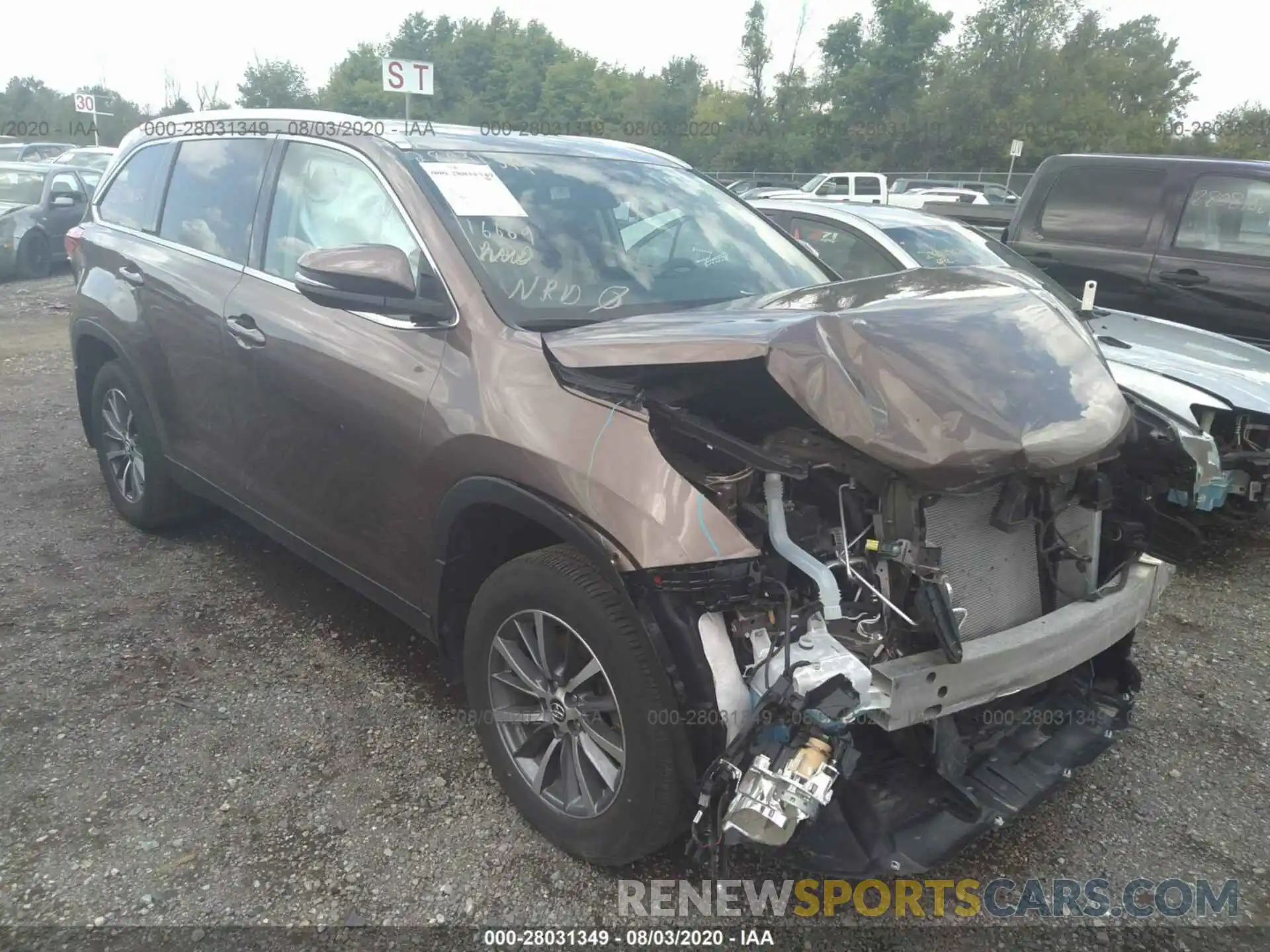 1 Photograph of a damaged car 5TDJZRFH3KS987219 TOYOTA HIGHLANDER 2019