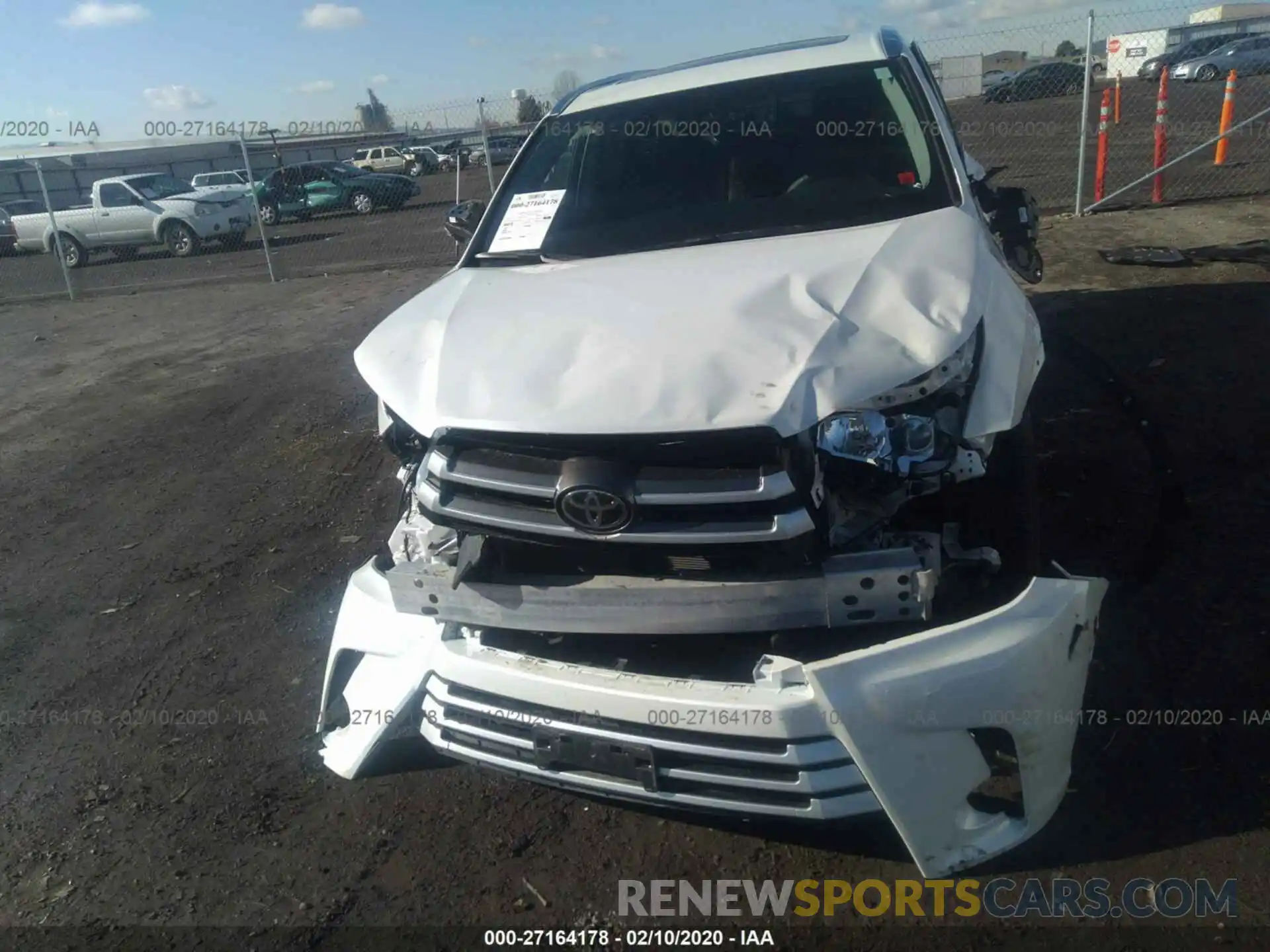 6 Photograph of a damaged car 5TDJZRFH3KS988838 TOYOTA HIGHLANDER 2019